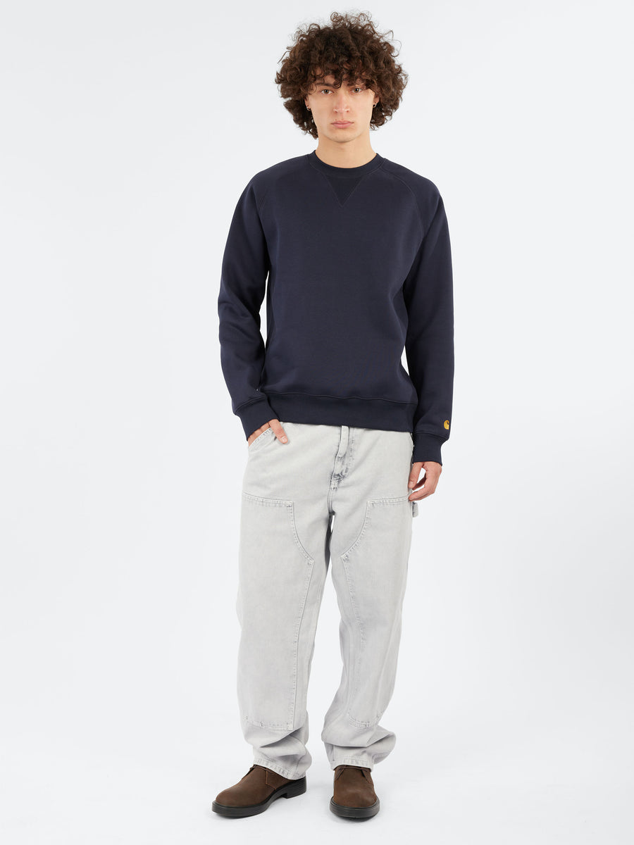 Carhartt WIP - Chase Sweatshirt in Dark Navy/Gold – gravitypope