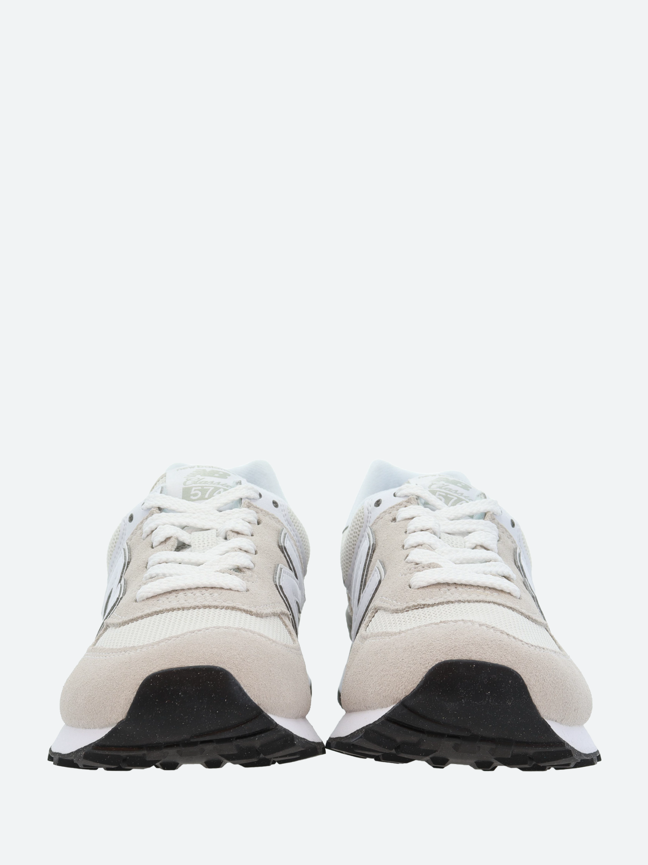 574