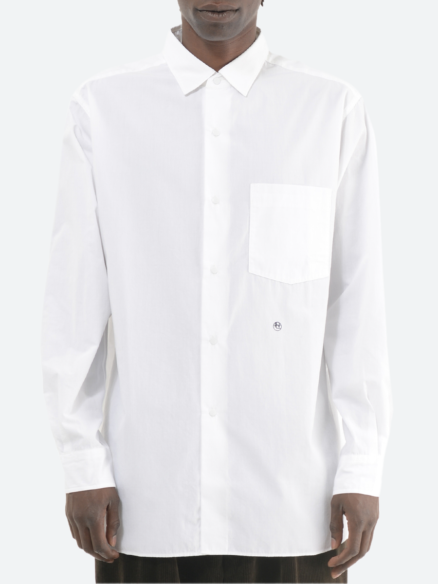 Nanamica - Regular Collar Wind Shirt in Off White – gravitypope