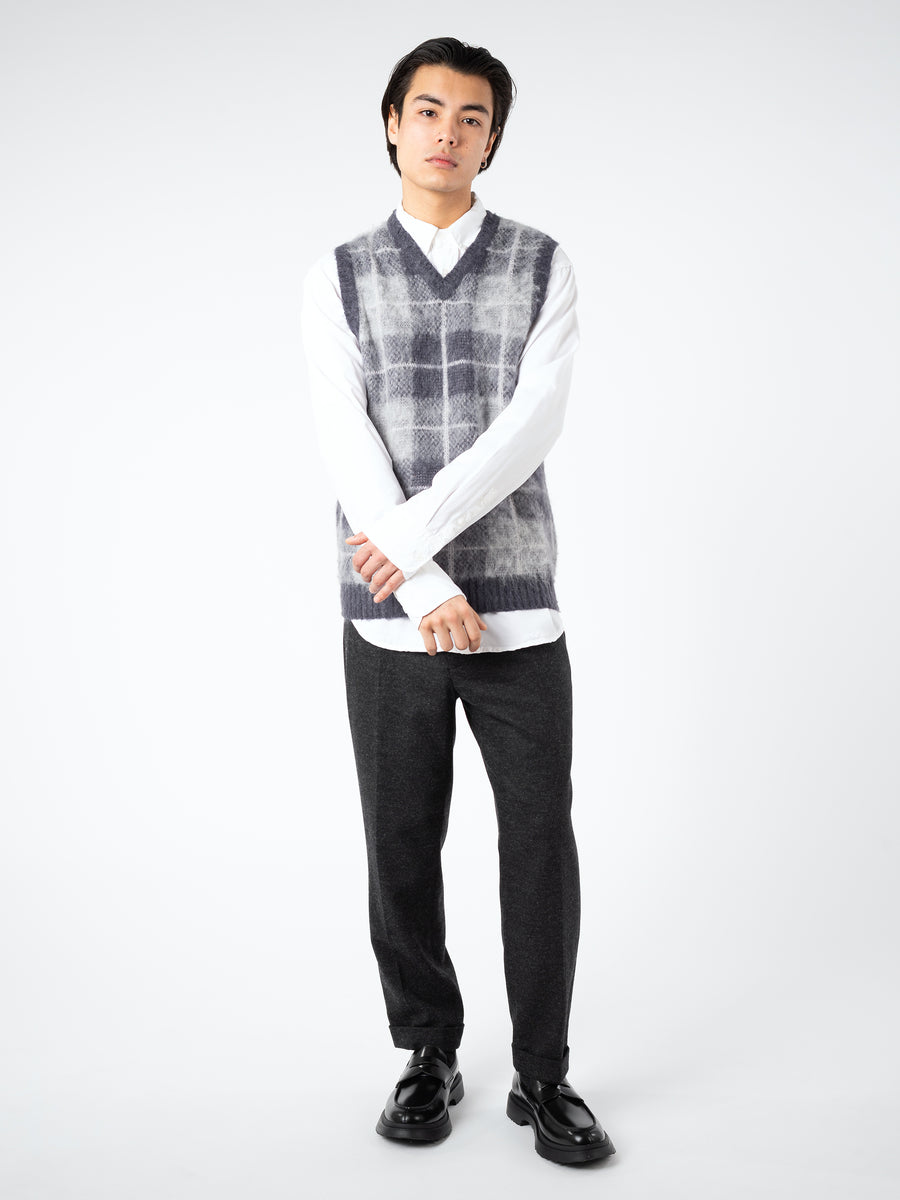 BEAMS PLUS - Mohair Check Pullover Knit Vest in Grey – gravitypope