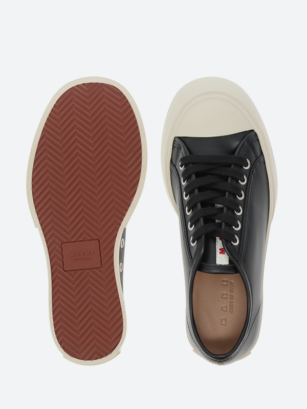LACED UP SNEAKERS