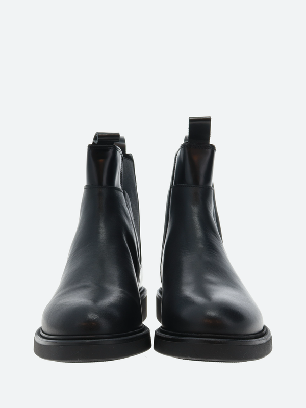 THYRA CHELSEA L