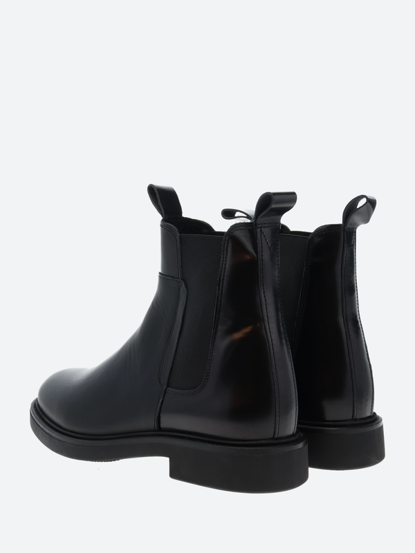 THYRA CHELSEA L