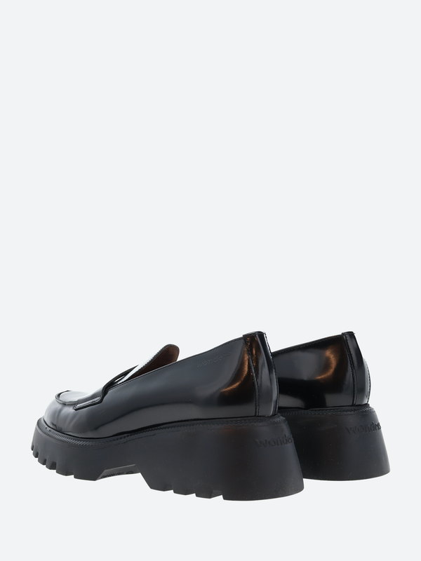 LOAFER