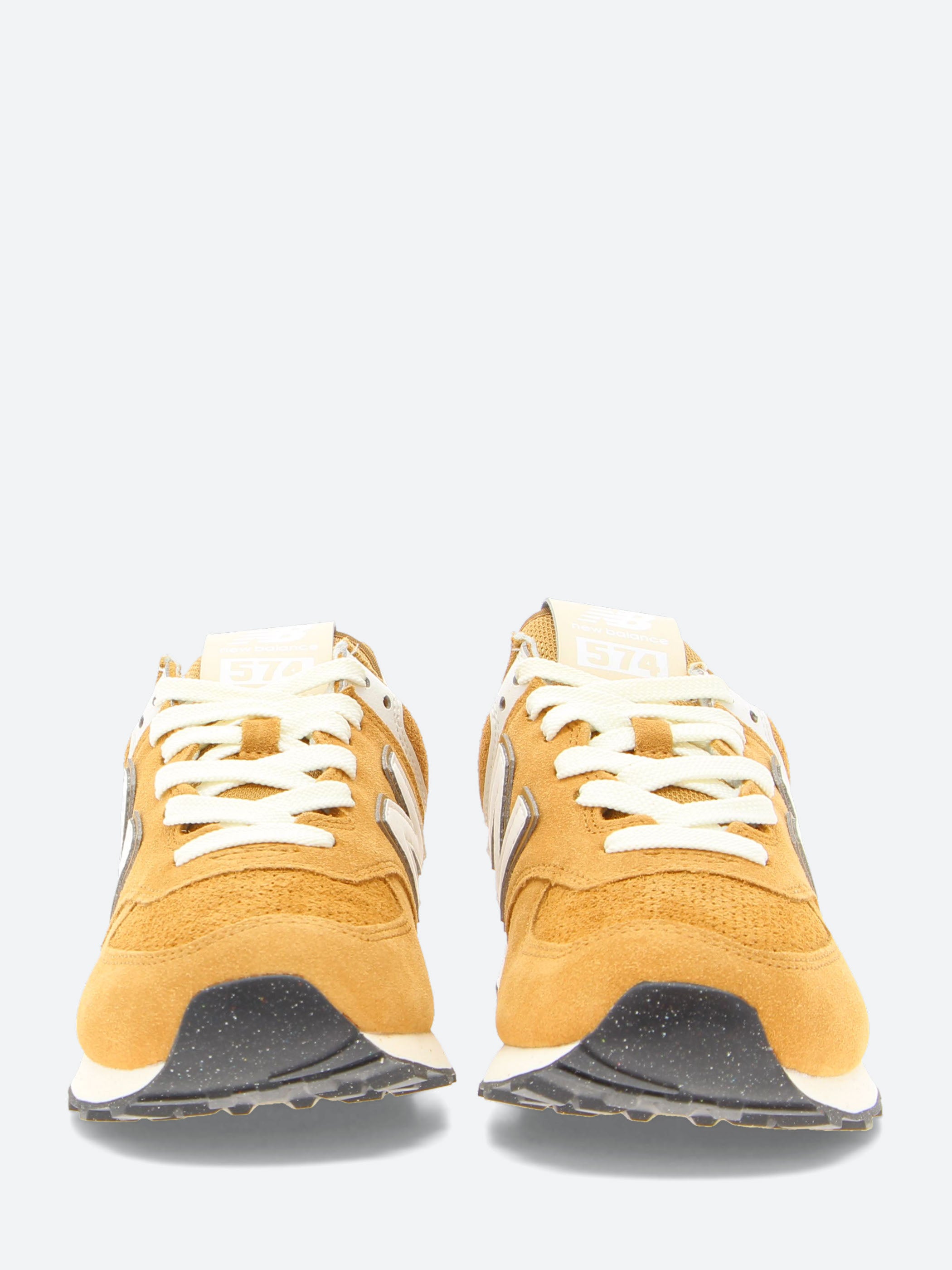 574