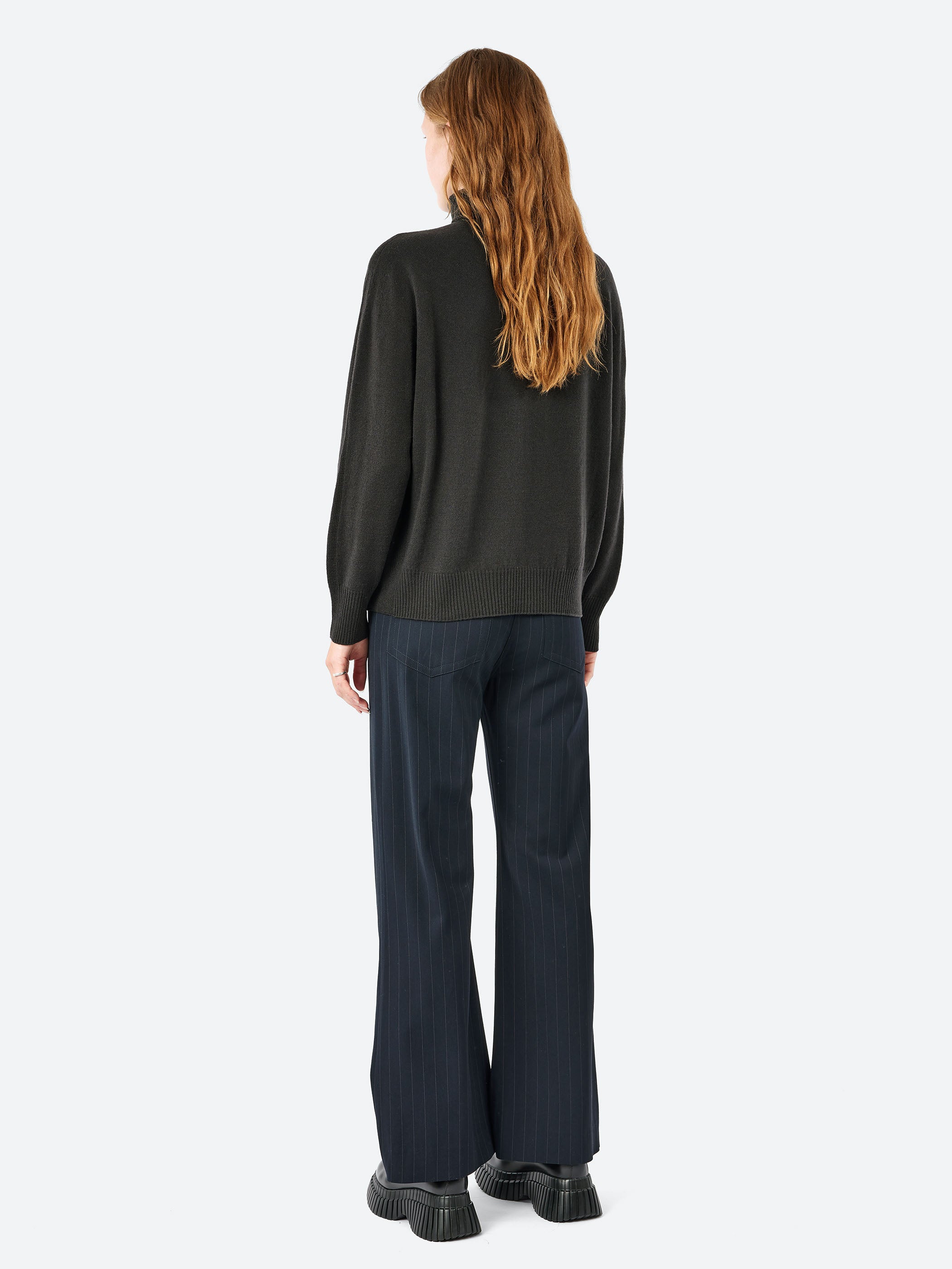 Airy Wool Loose Turtleneck
