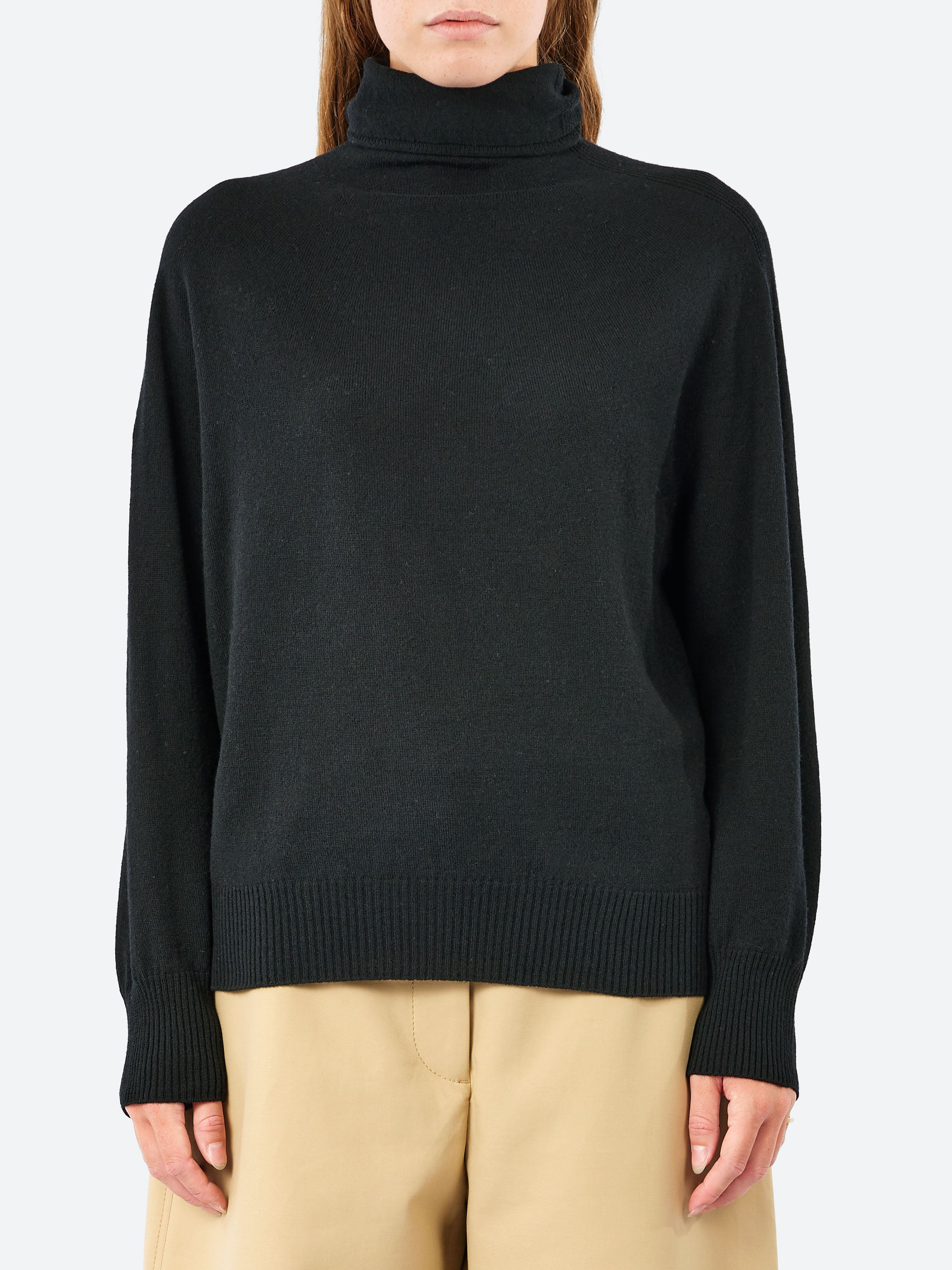 Airy Wool Loose Turtleneck