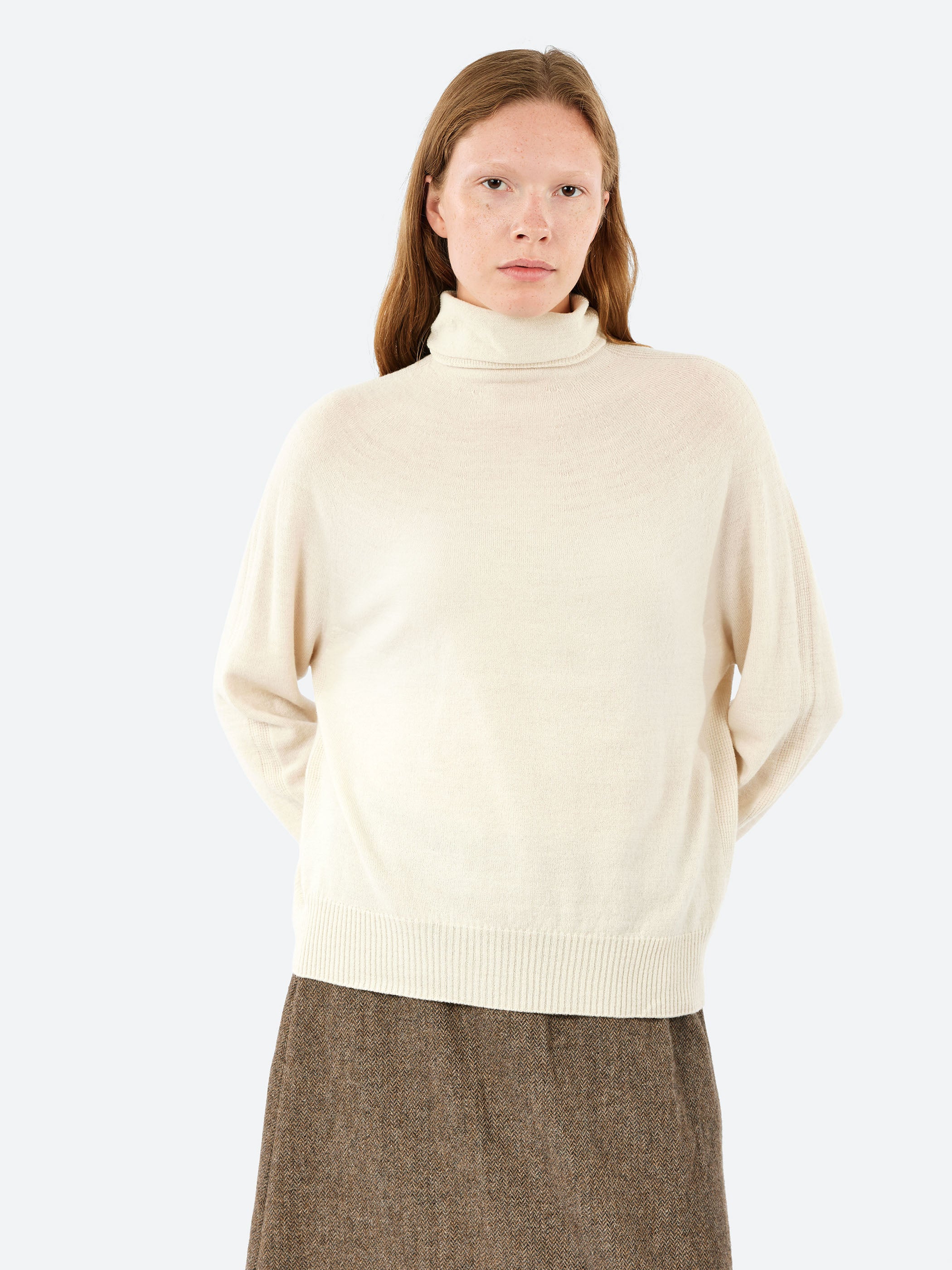 Airy Wool Loose Turtleneck