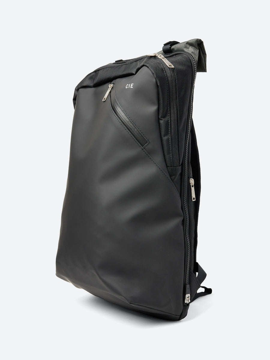 CIE - Various Backpack 02 - L in Black – gravitypope