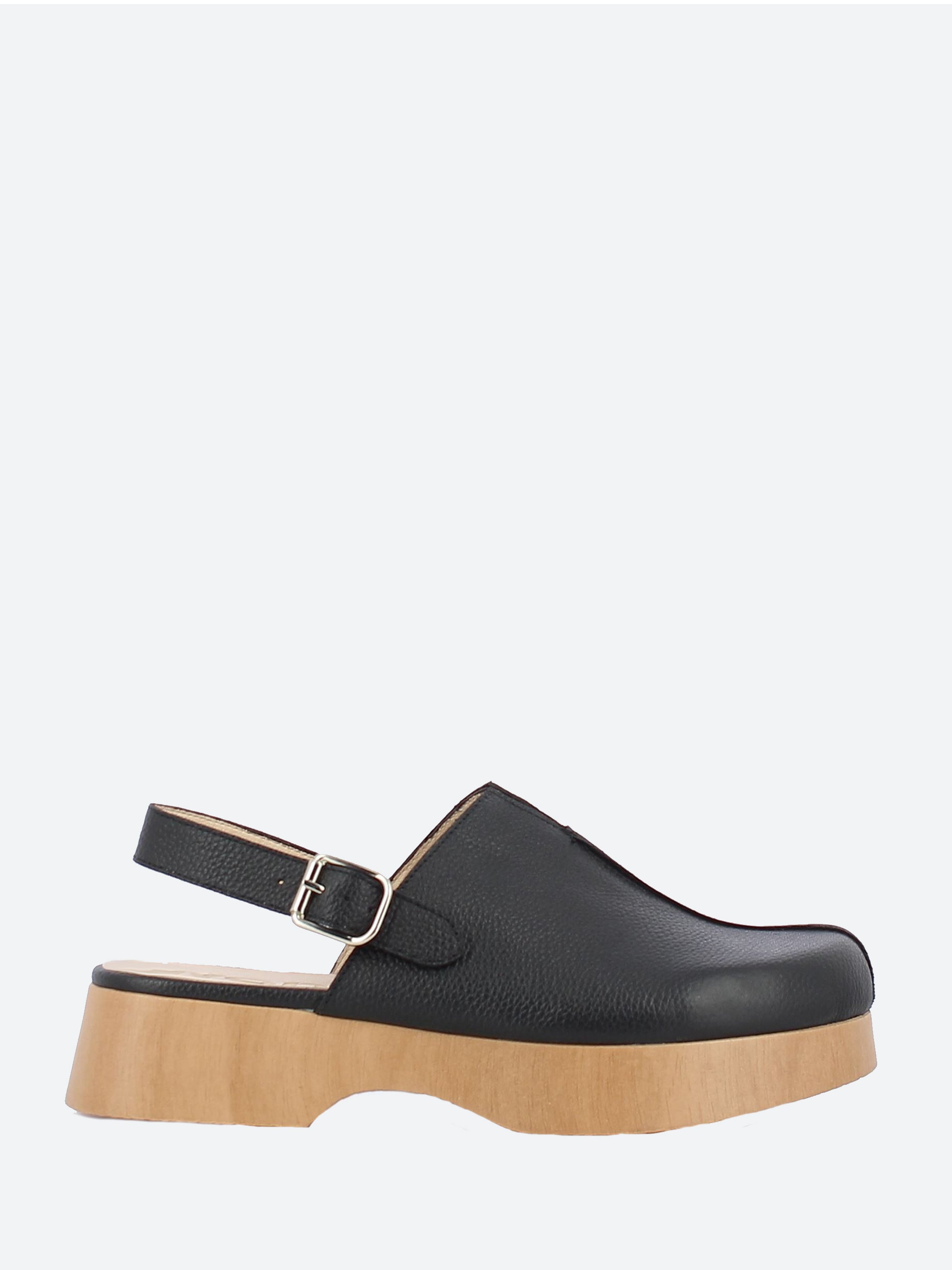 B-8501 Clog