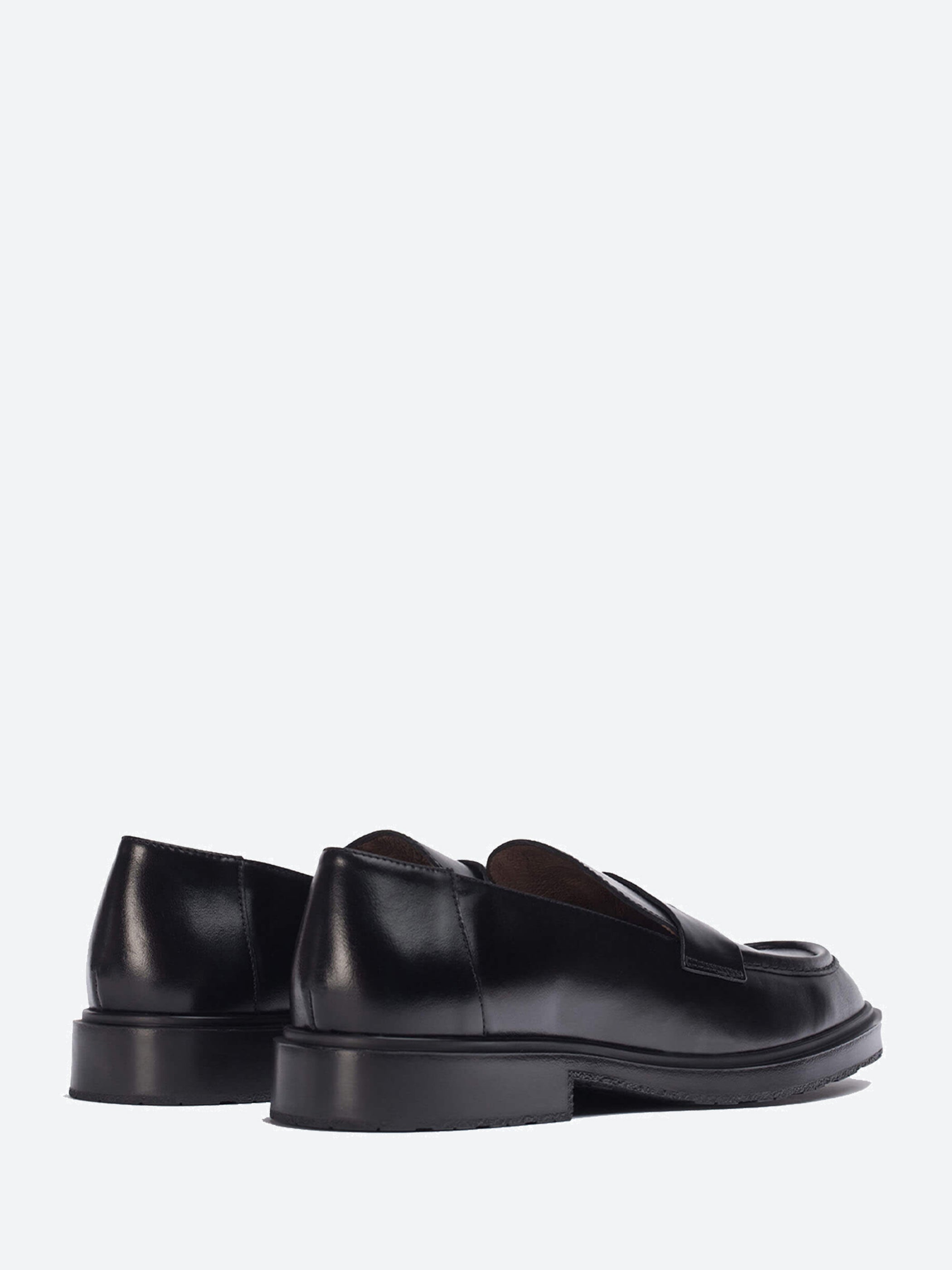 B-9104 Loafer