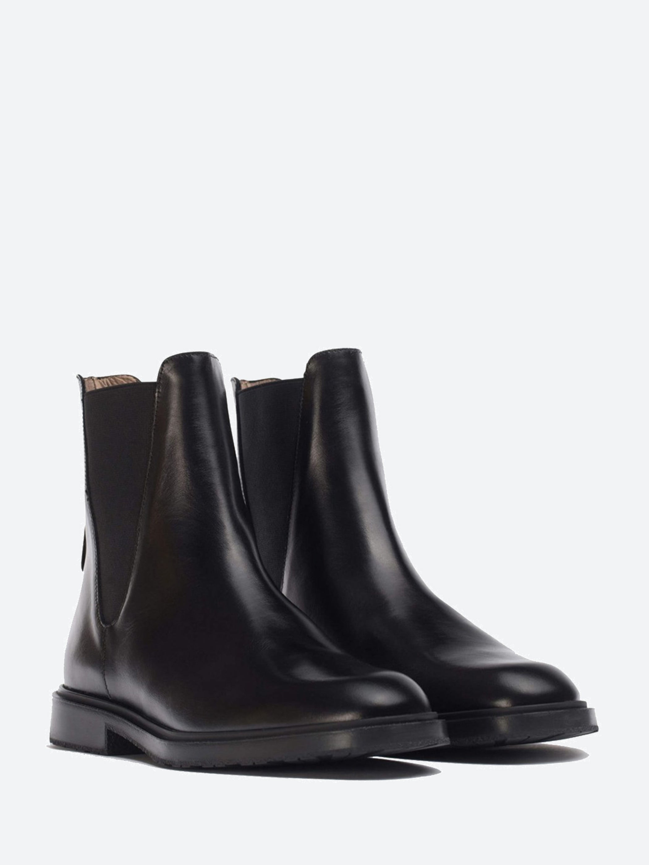 B-9106 Chelsea Boot