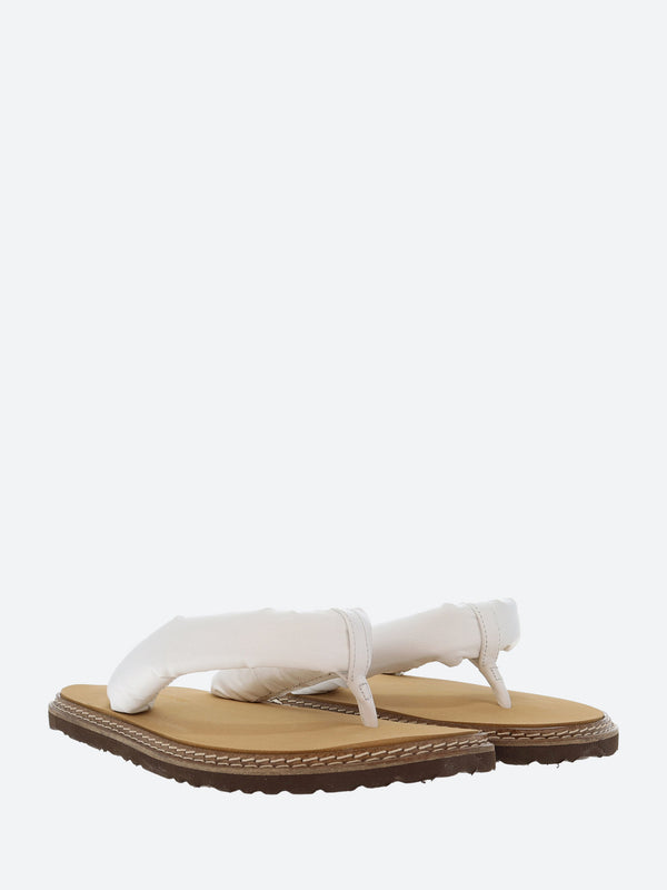 FLIP FLOPS