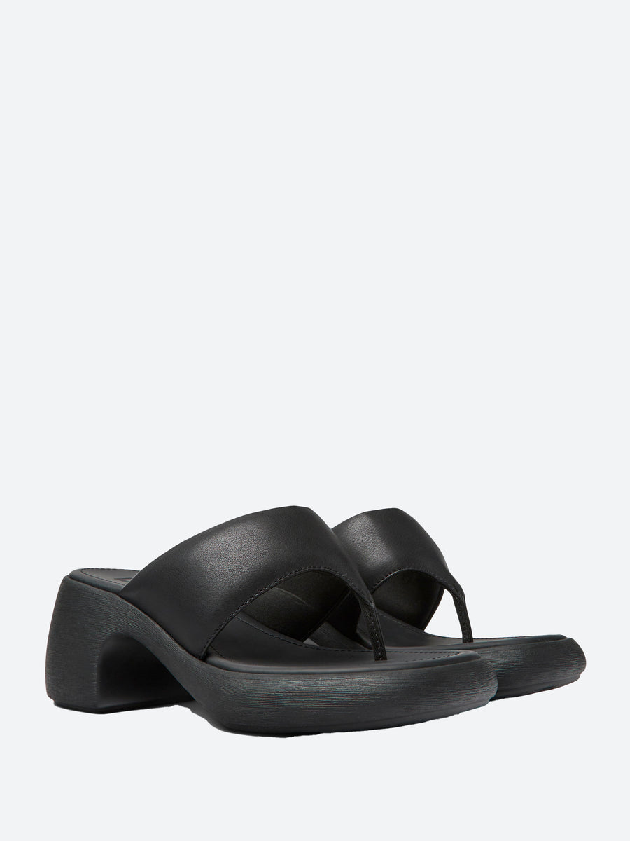Camper - Thelma in Black – gravitypope