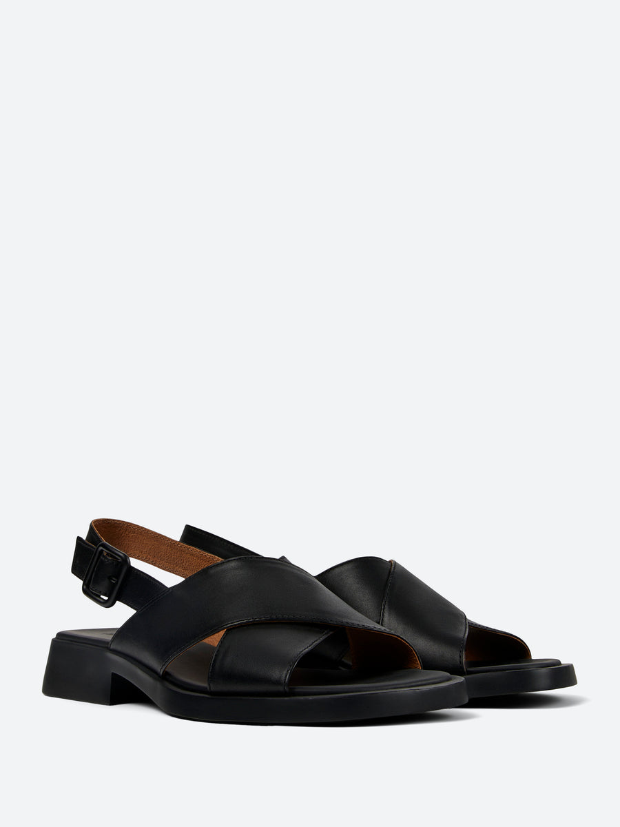 Camper - Dana in Black – gravitypope