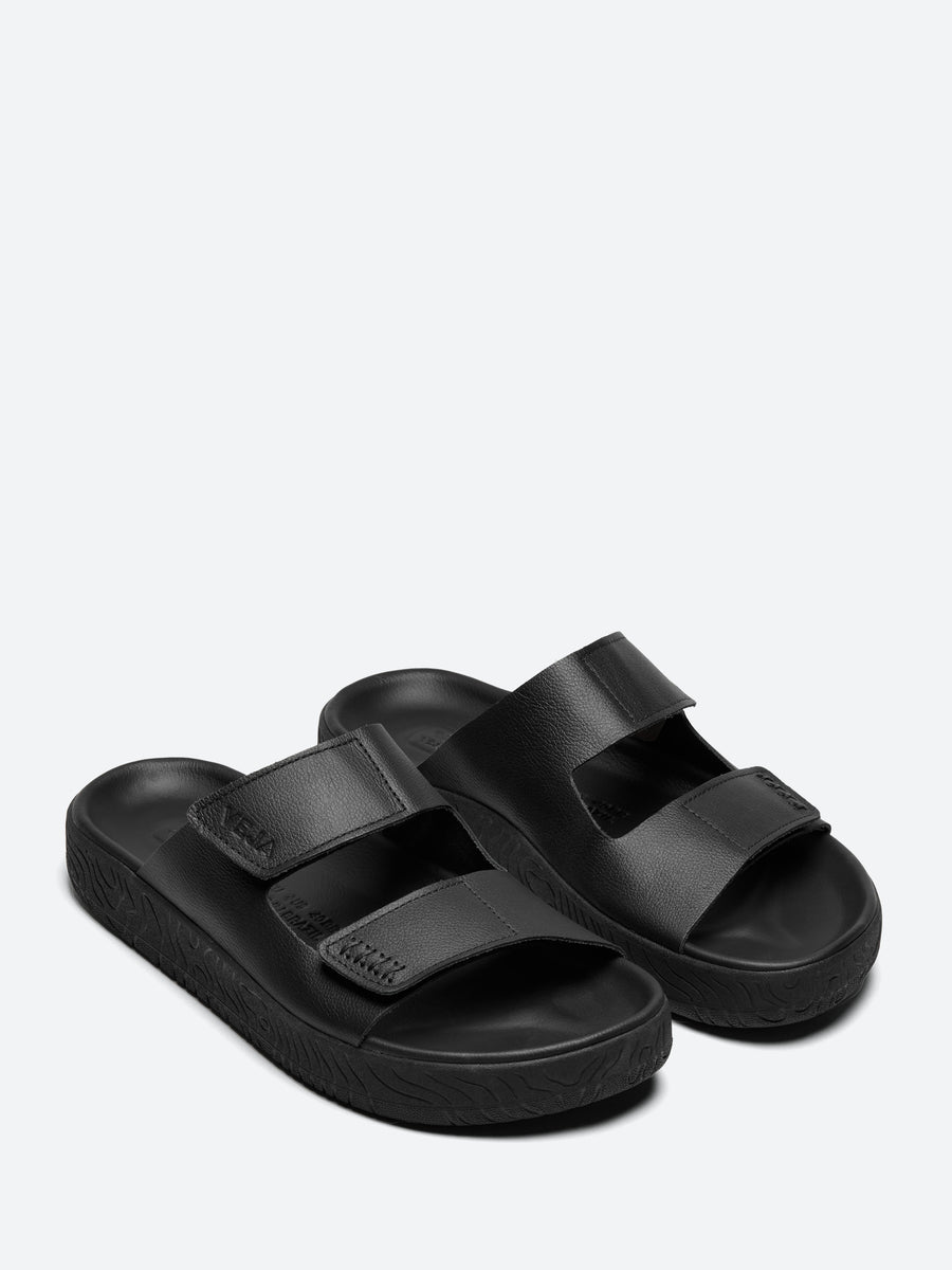 Veja - Etna Sandals in Full Black – gravitypope
