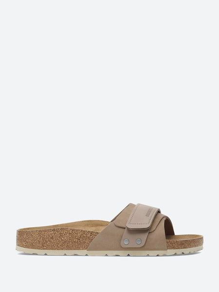 Birkenstock - Oita (Narrow) in Taupe – gravitypope