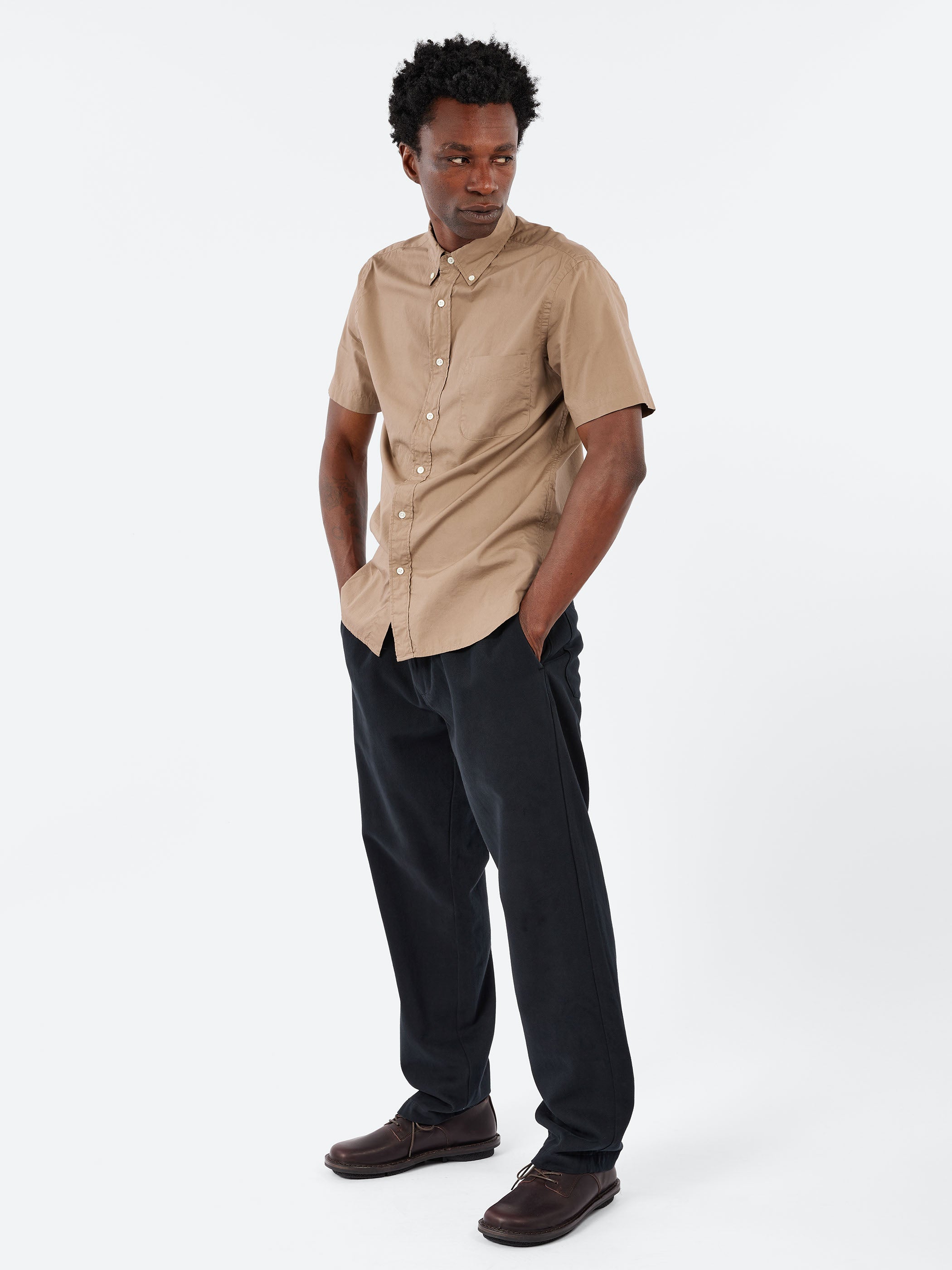 BEAMS PLUS - Color Broad Short Sleeve Button Down Shirt in Beige