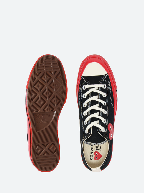 Black and red converse low top hotsell