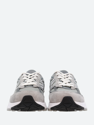 New Balance 990v6