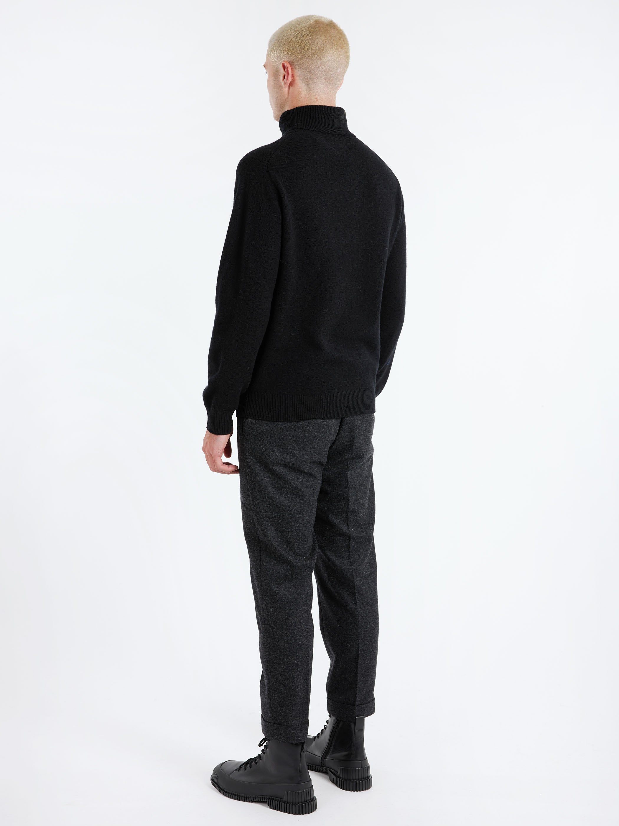 9G Wool Turtleneck