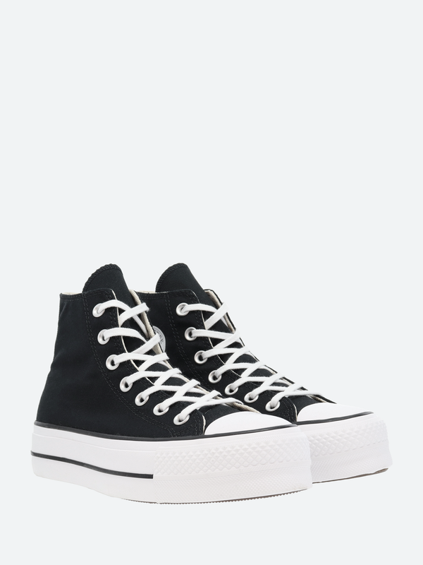 Converse Chuck Taylor All Star High Top in Black and White