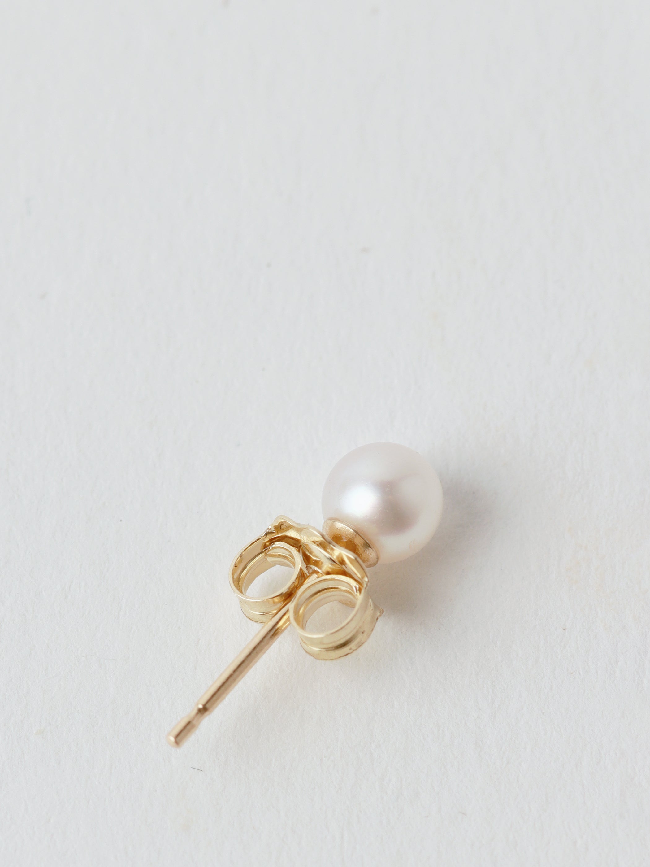 Akoya Pearl Studs White