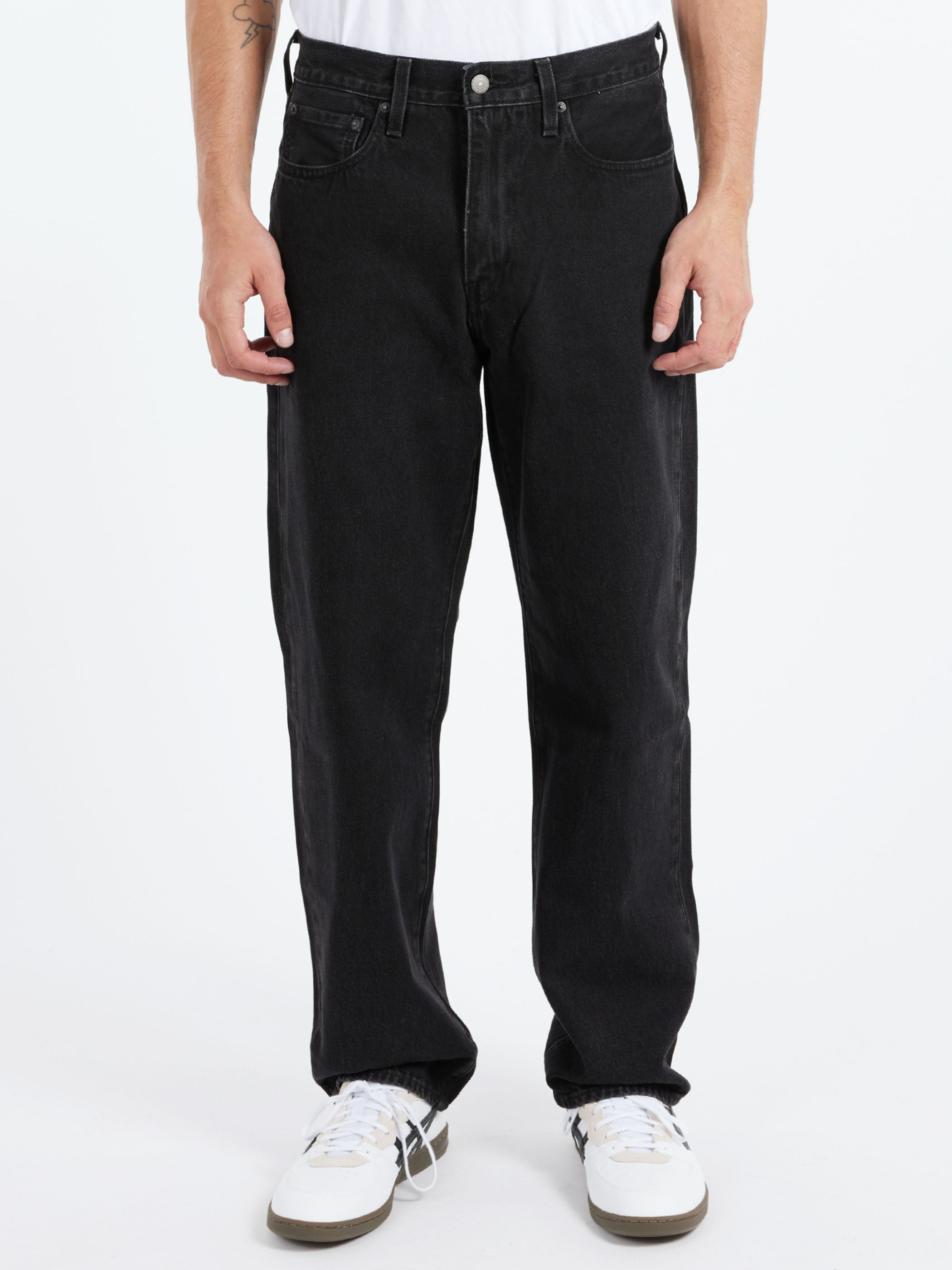 568 Loose Straight Jeans