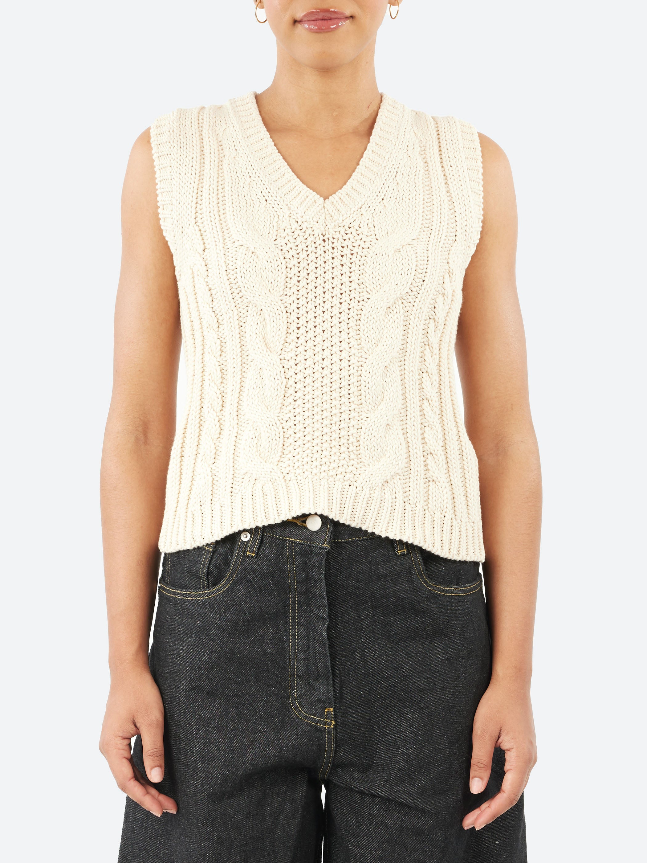 2557 Cable Knit Vest
