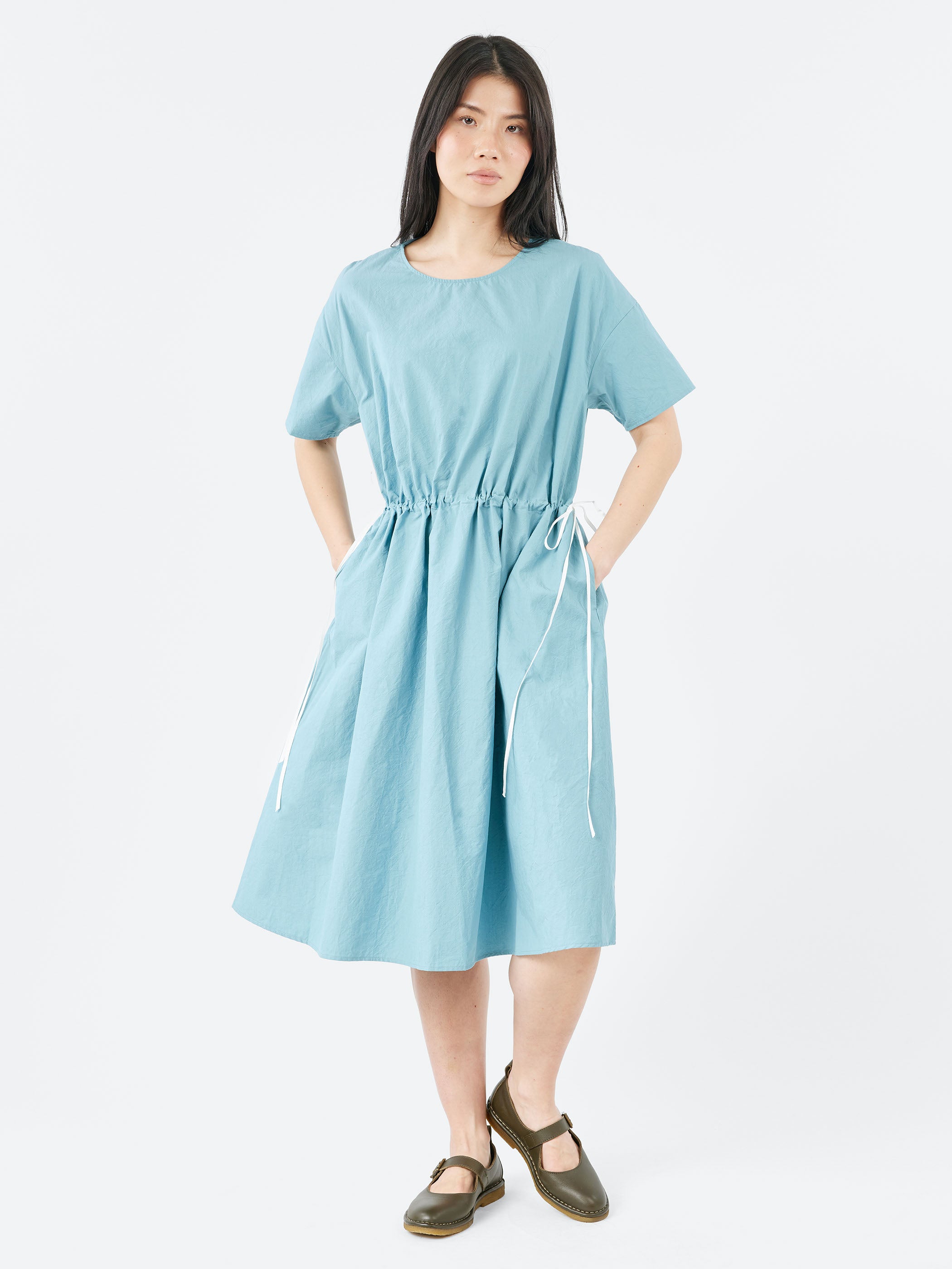 P1935 Dress