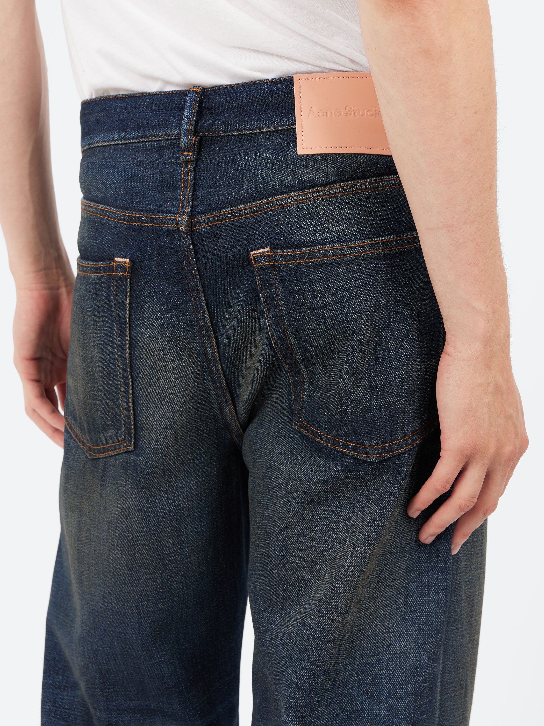 2021M Regular Fit Jeans