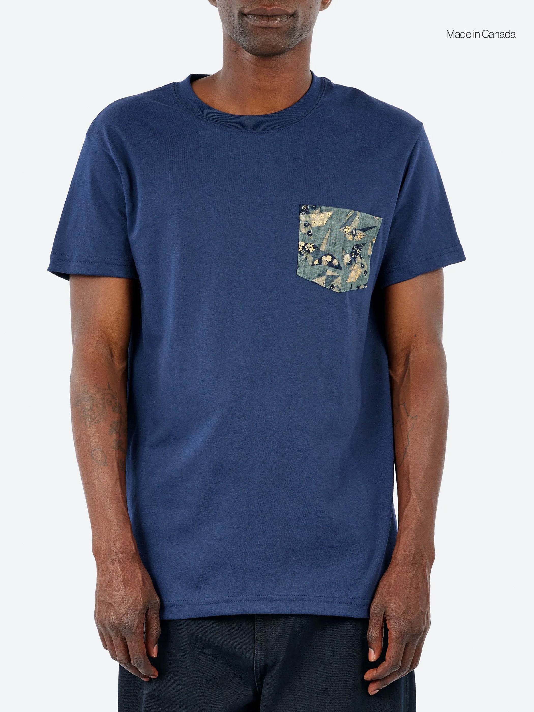Naked and Famous - Pocket Tee Origami Poplin in Navy – gravitypope