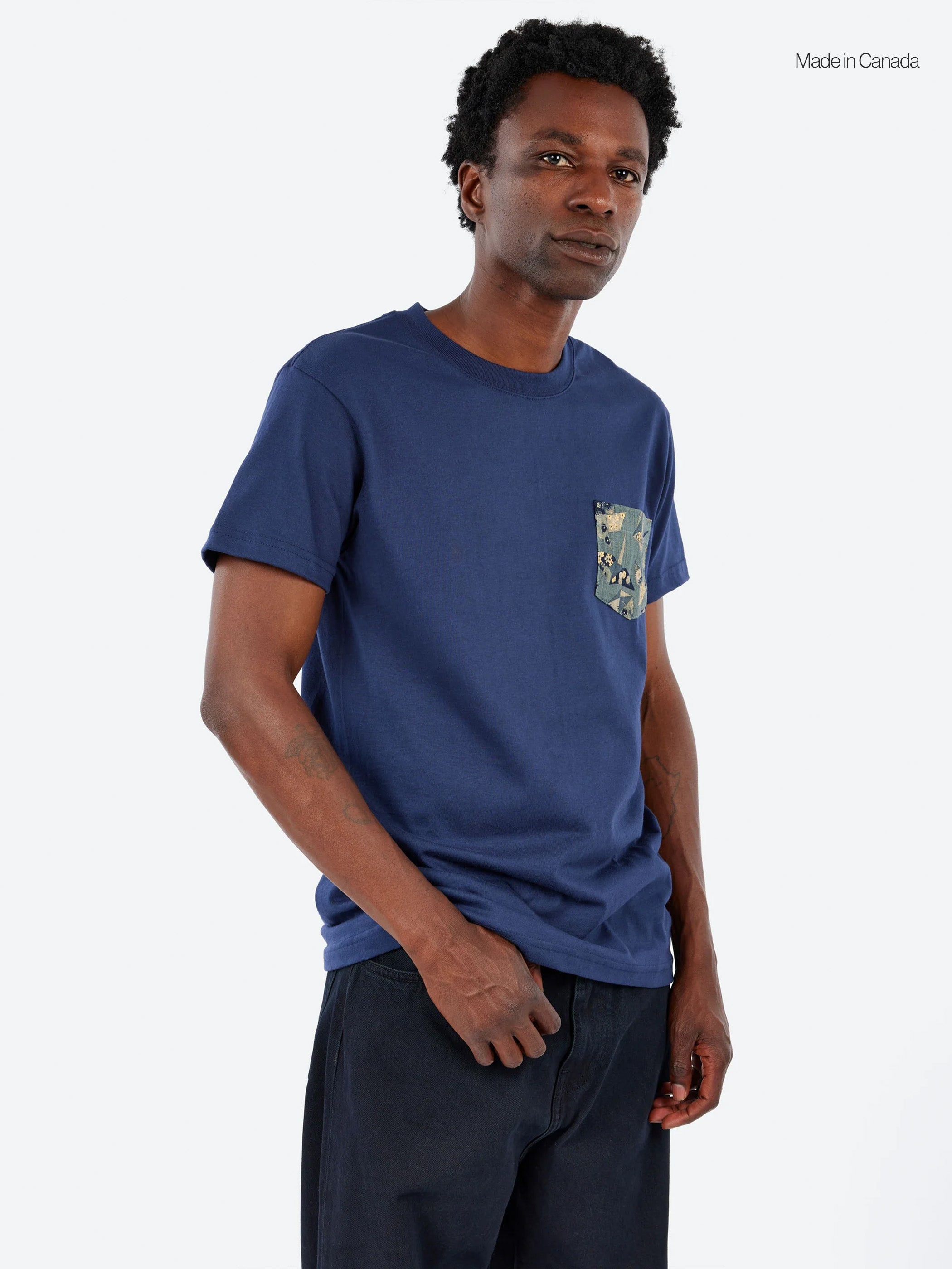 Naked and Famous - Pocket Tee Origami Poplin in Navy – gravitypope