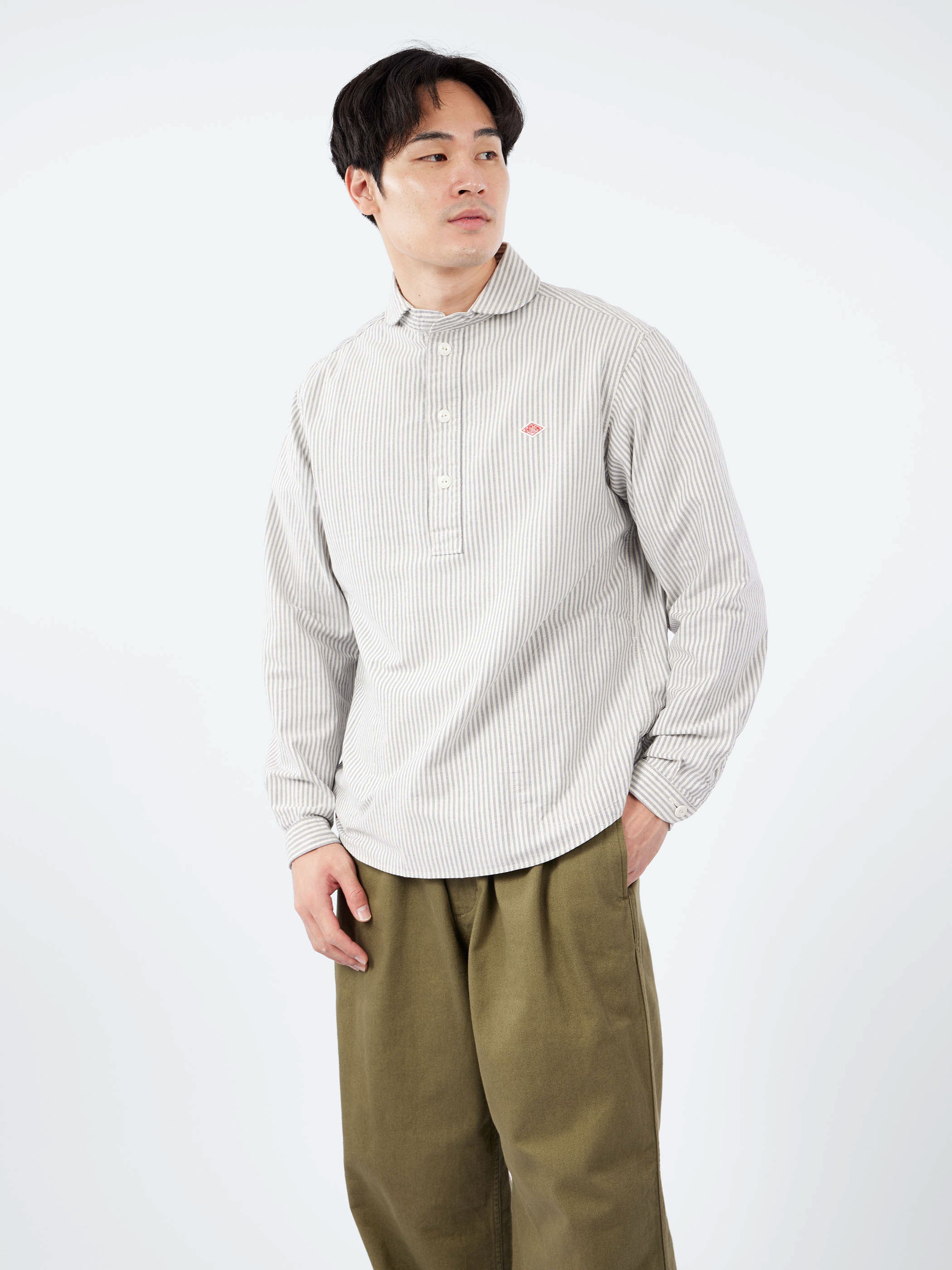 Danton - Oxford Round Collar Pullover Shirt in Navy and Ecru