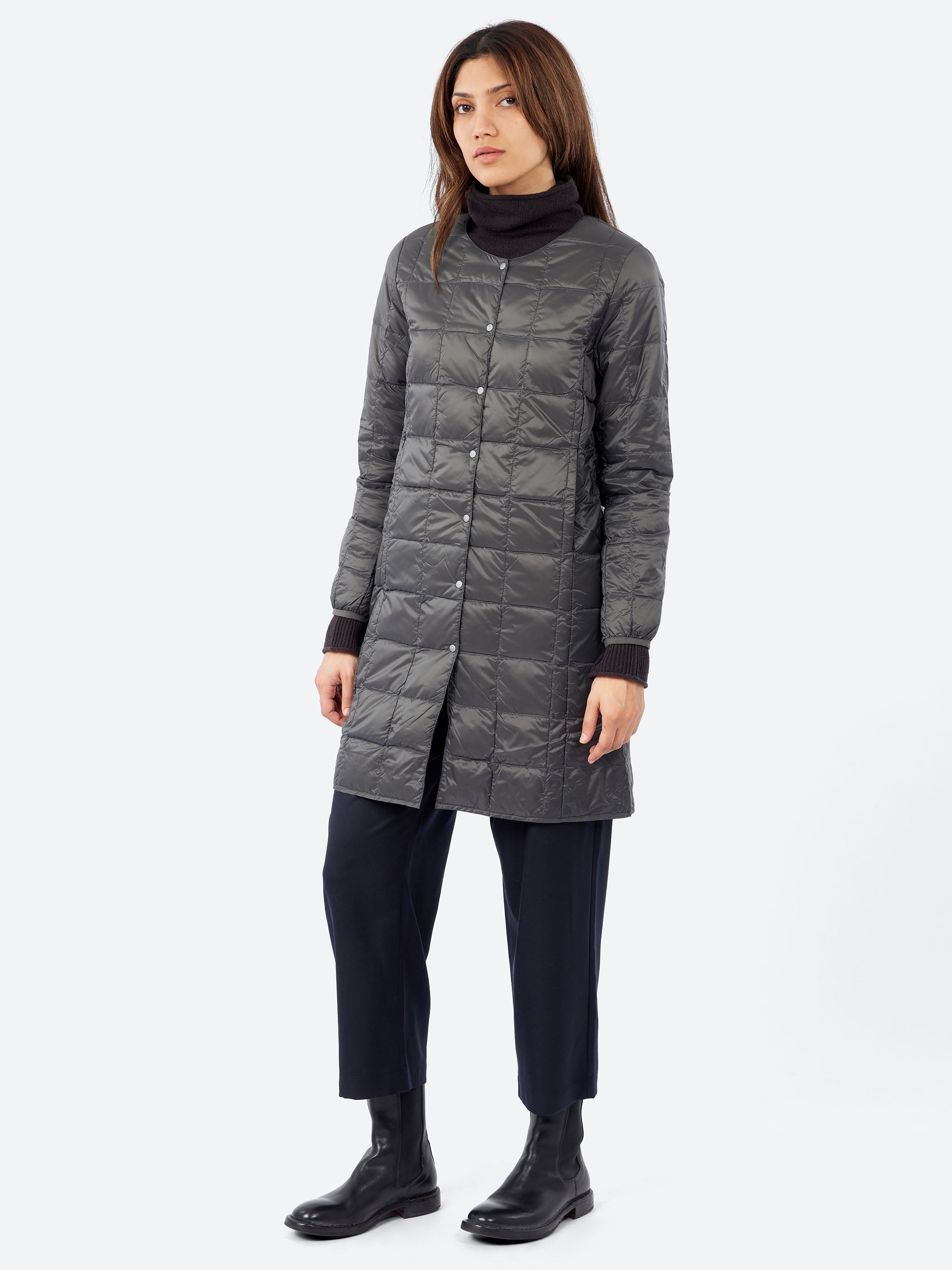 TAION - Military Zip V-Neck Down Jacket in Black – gravitypope