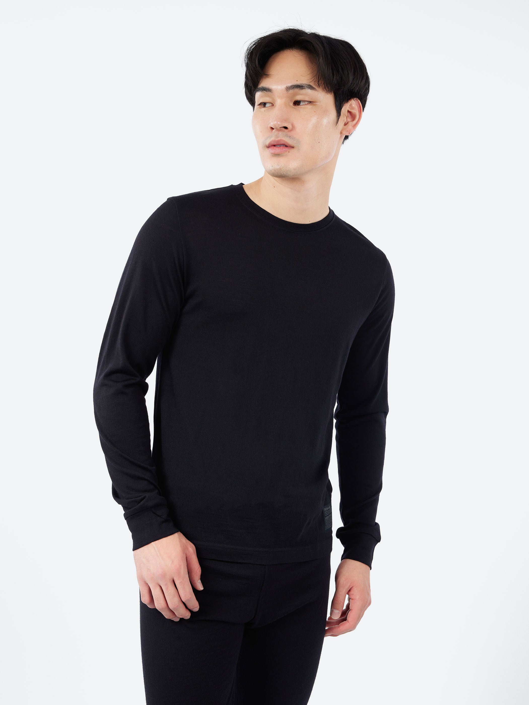 TAION - Merino Wool Long Sleeve Undershirt in Black – gravitypope