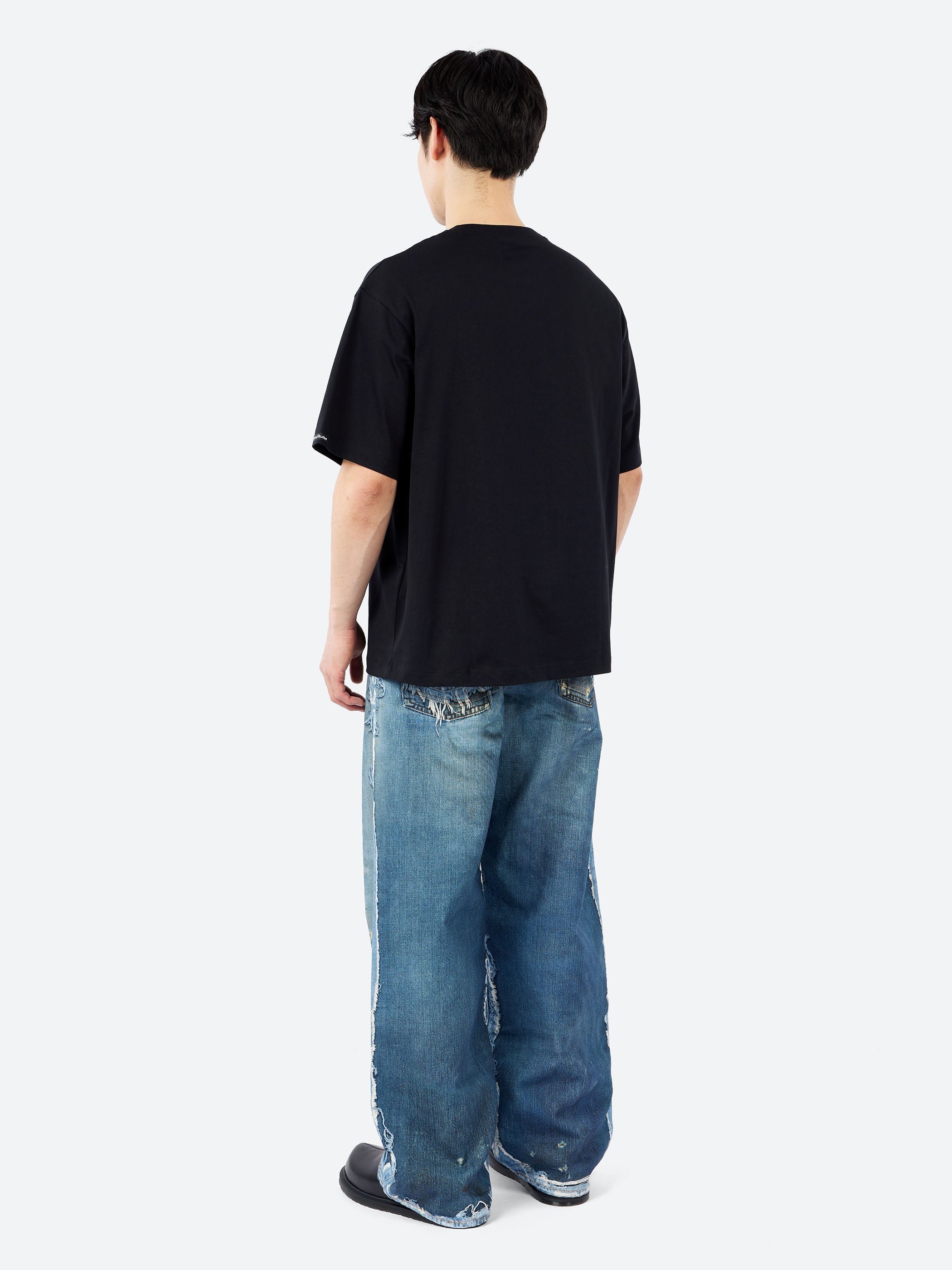 Acne Studios - Extorr Tokyo Logo T-Shirt in Black – gravitypope