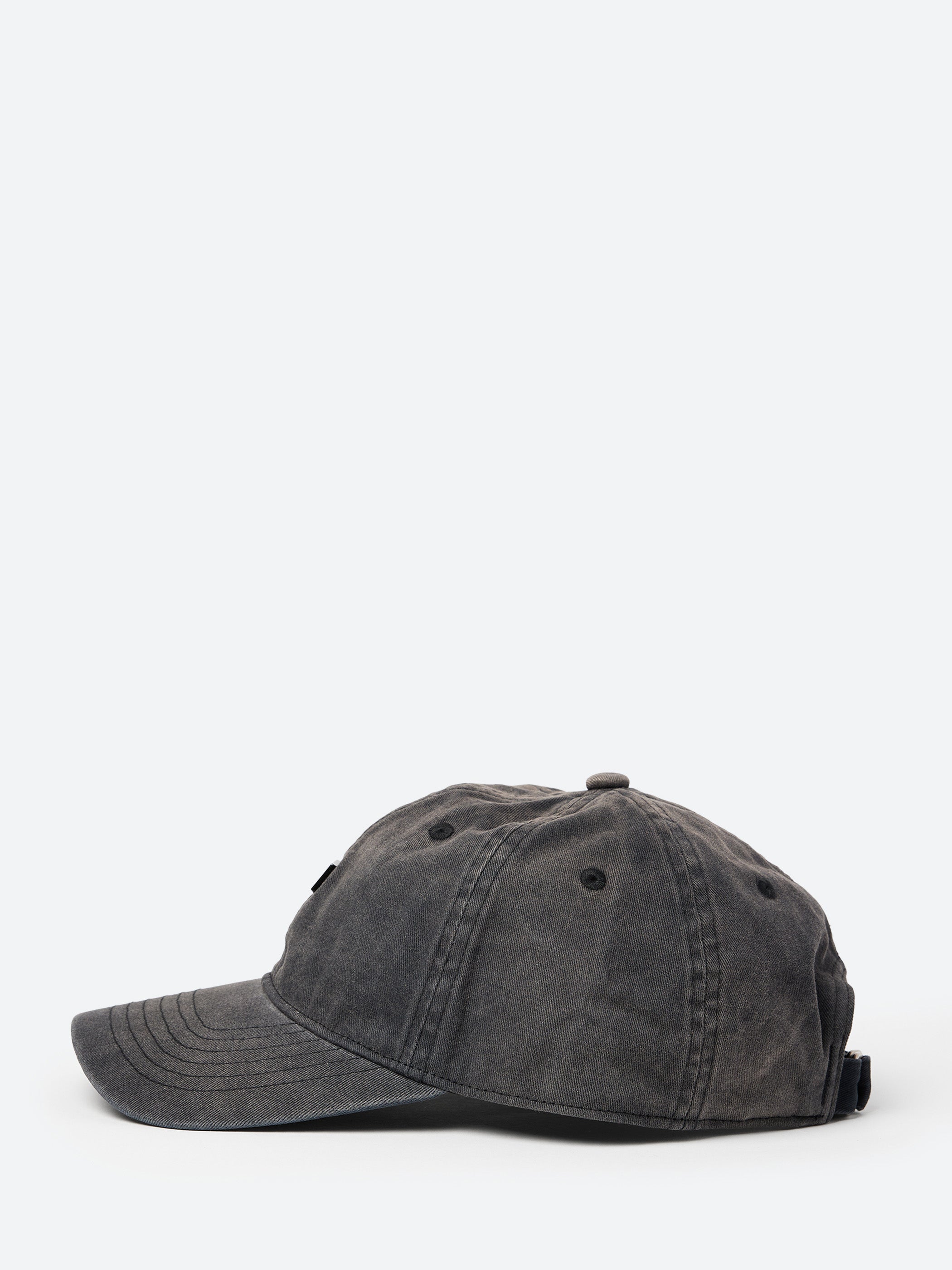 Face Stud Cap