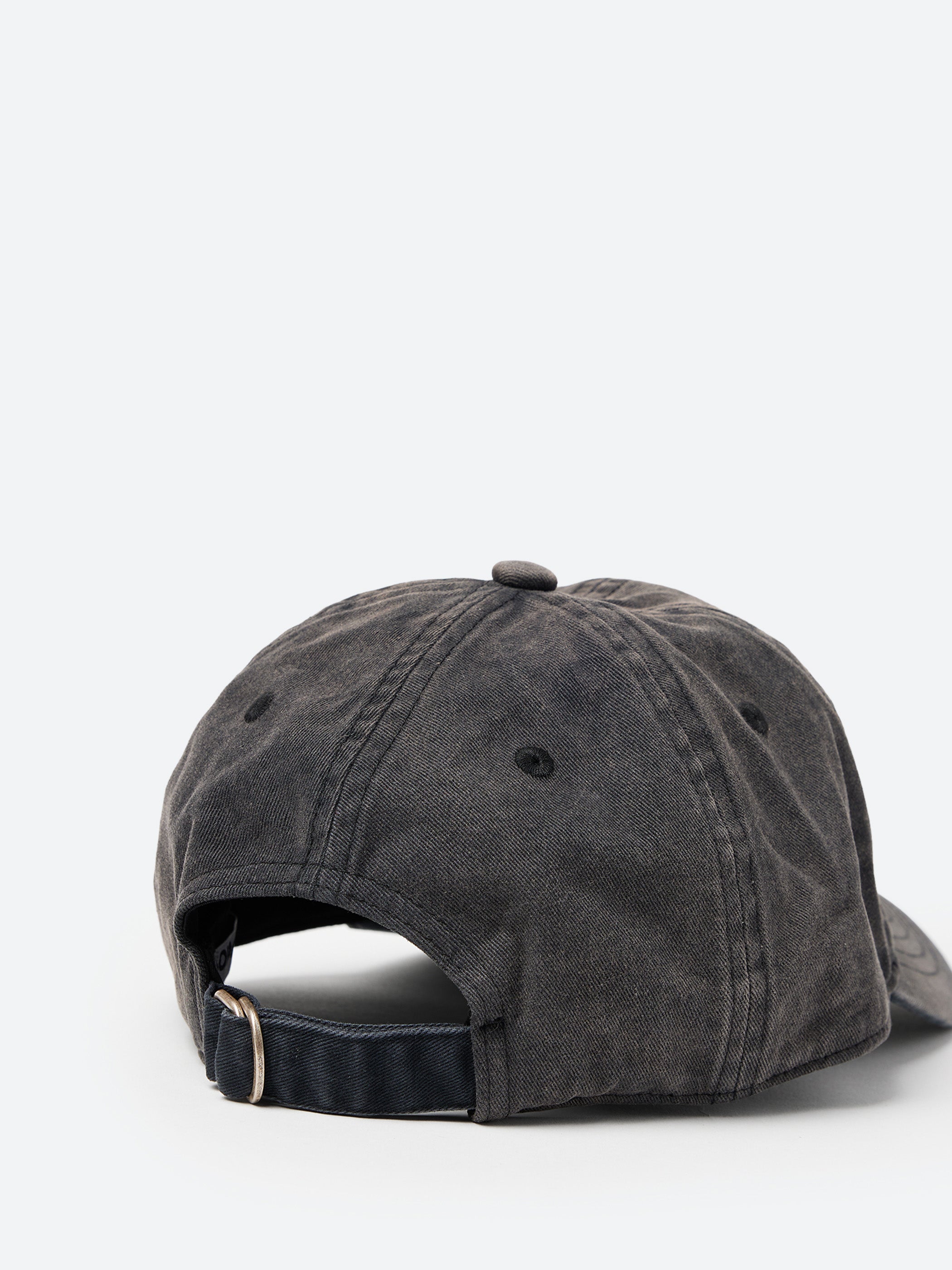 Face Stud Cap