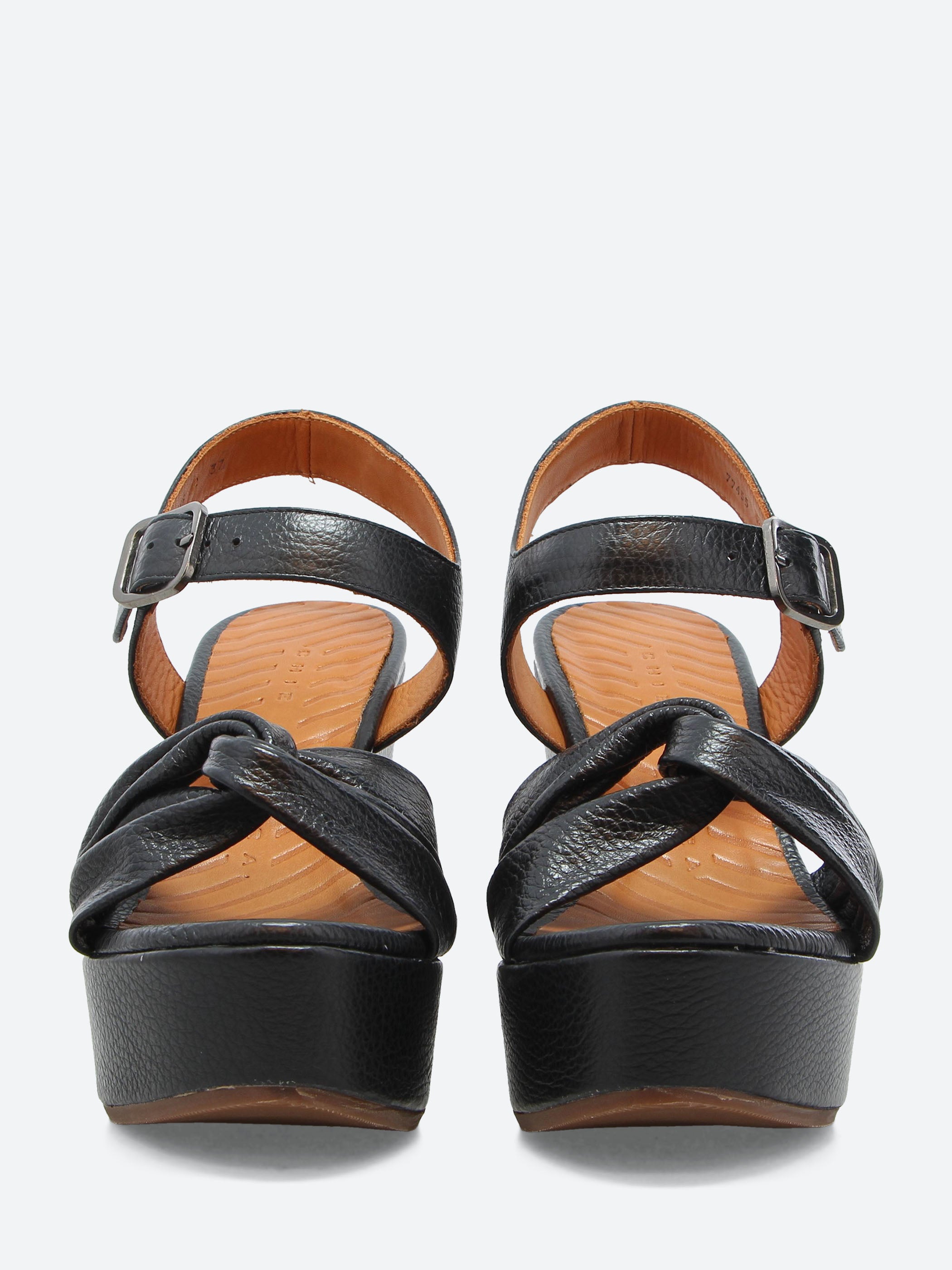 Chie Mihara - Drusca in Black Sandonis – gravitypope