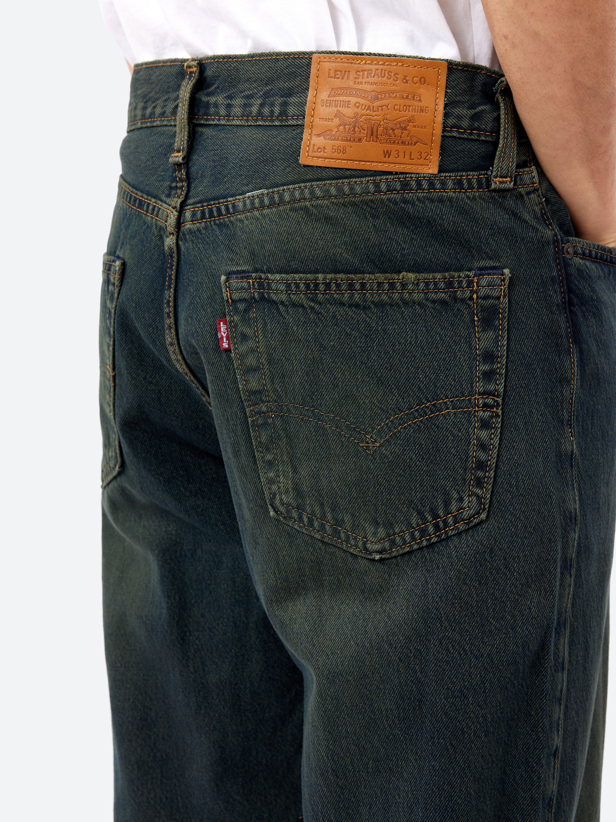 568 Loose Straight Jeans