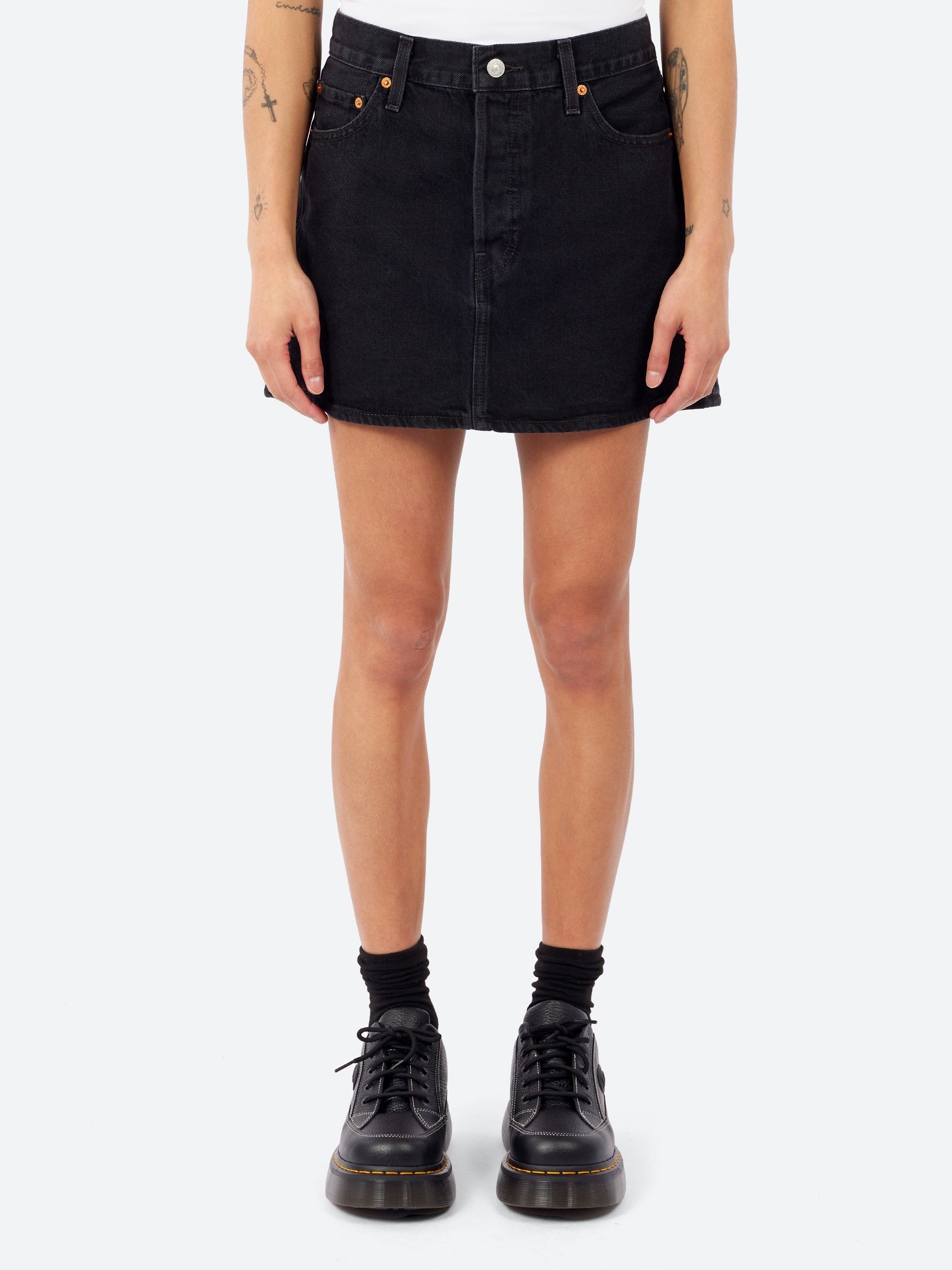 Levi's - Icon Skirt in Rosie Poise (Black) – gravitypope