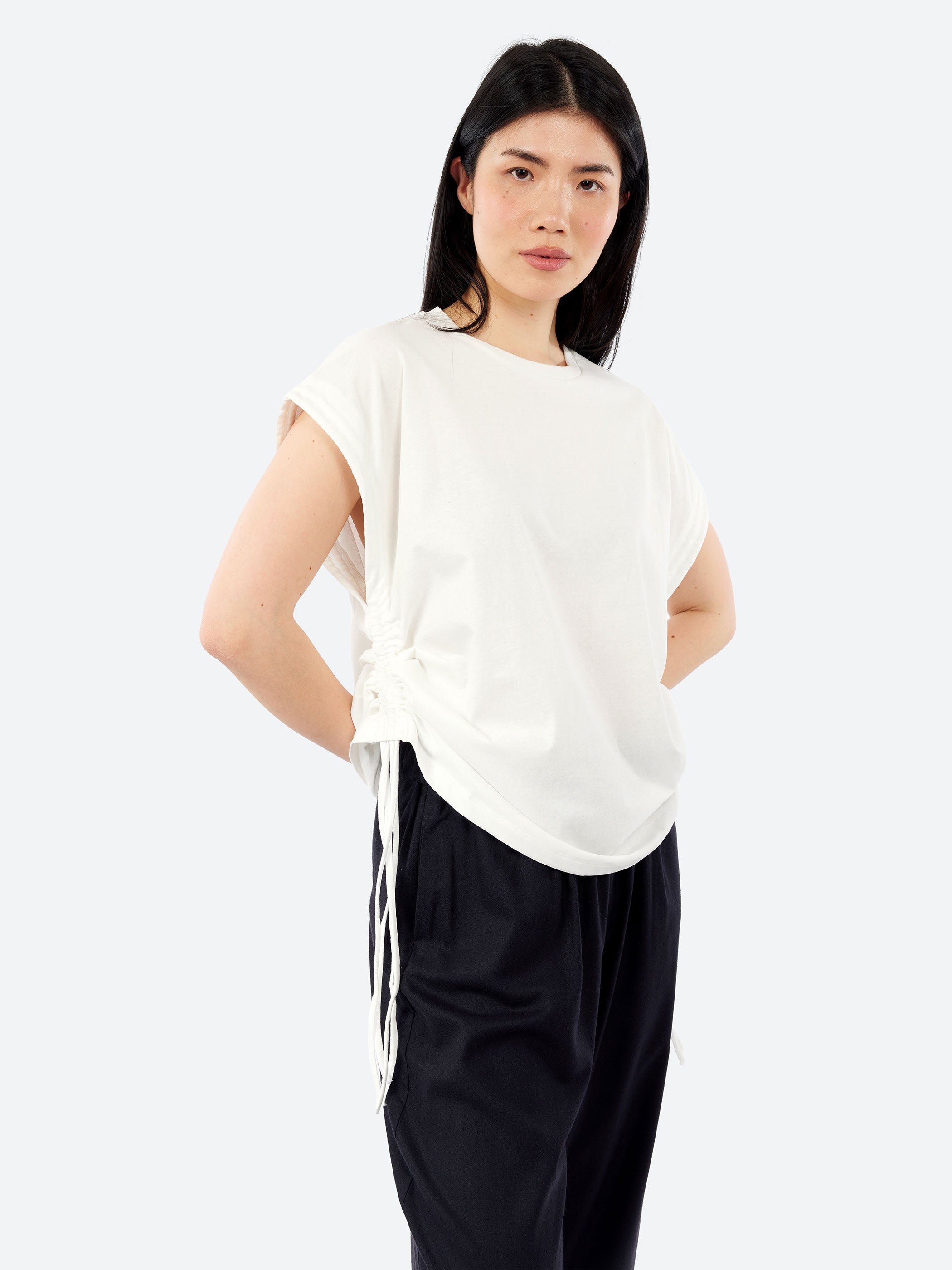 Baserange - Stele Tank in Off White – gravitypope