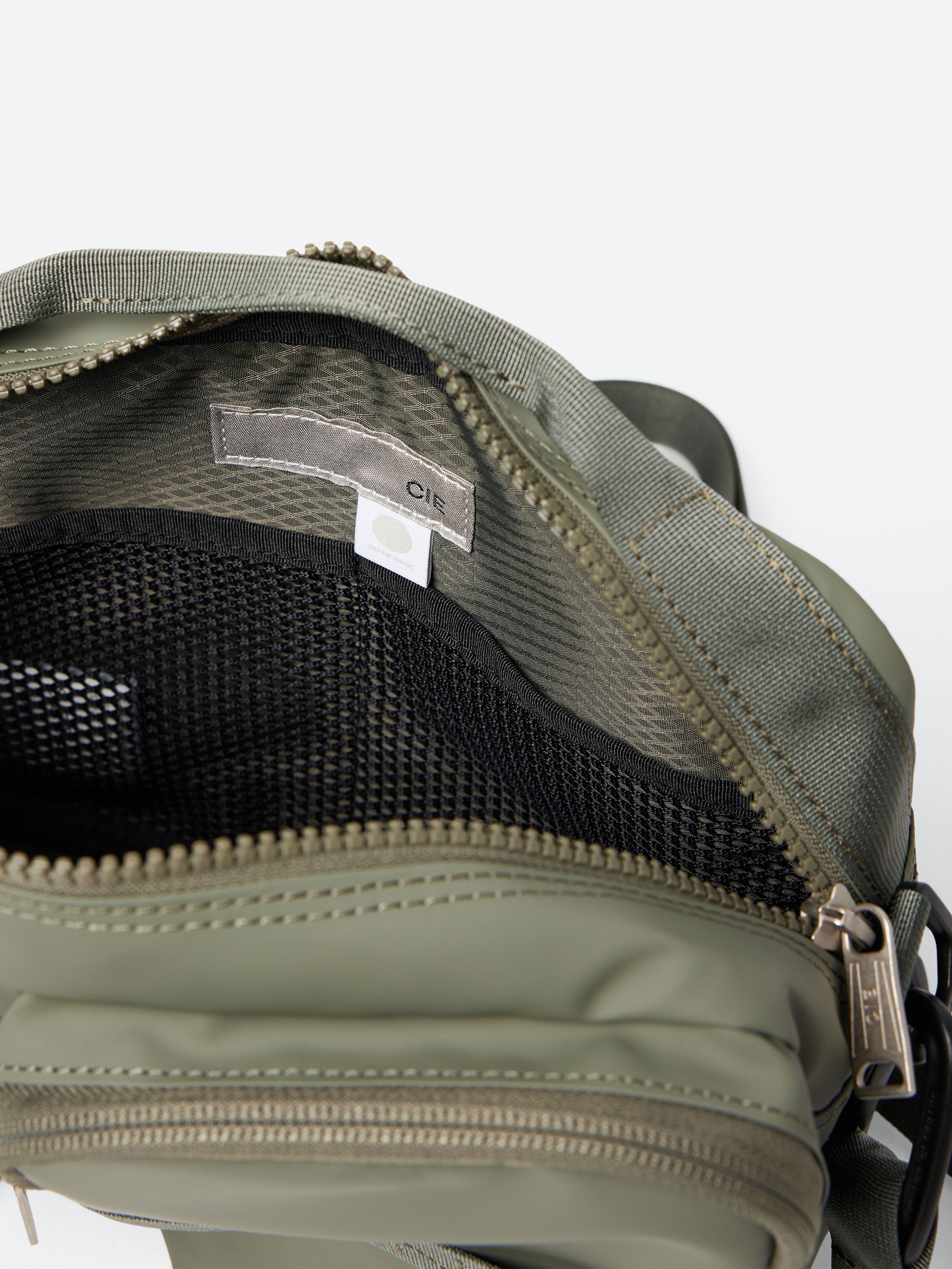Grid3 Shoulder Bag - 03 (M)