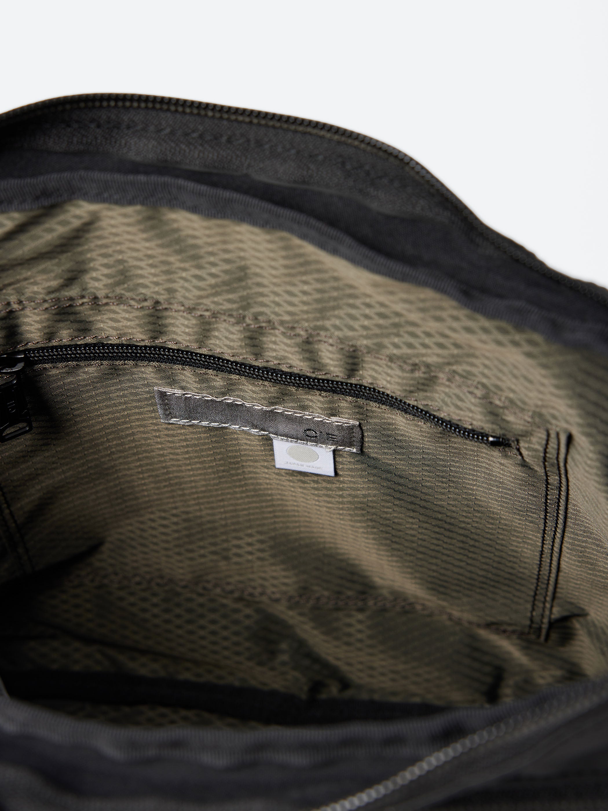 Grid3 Shoulder Bag - 02 (L)