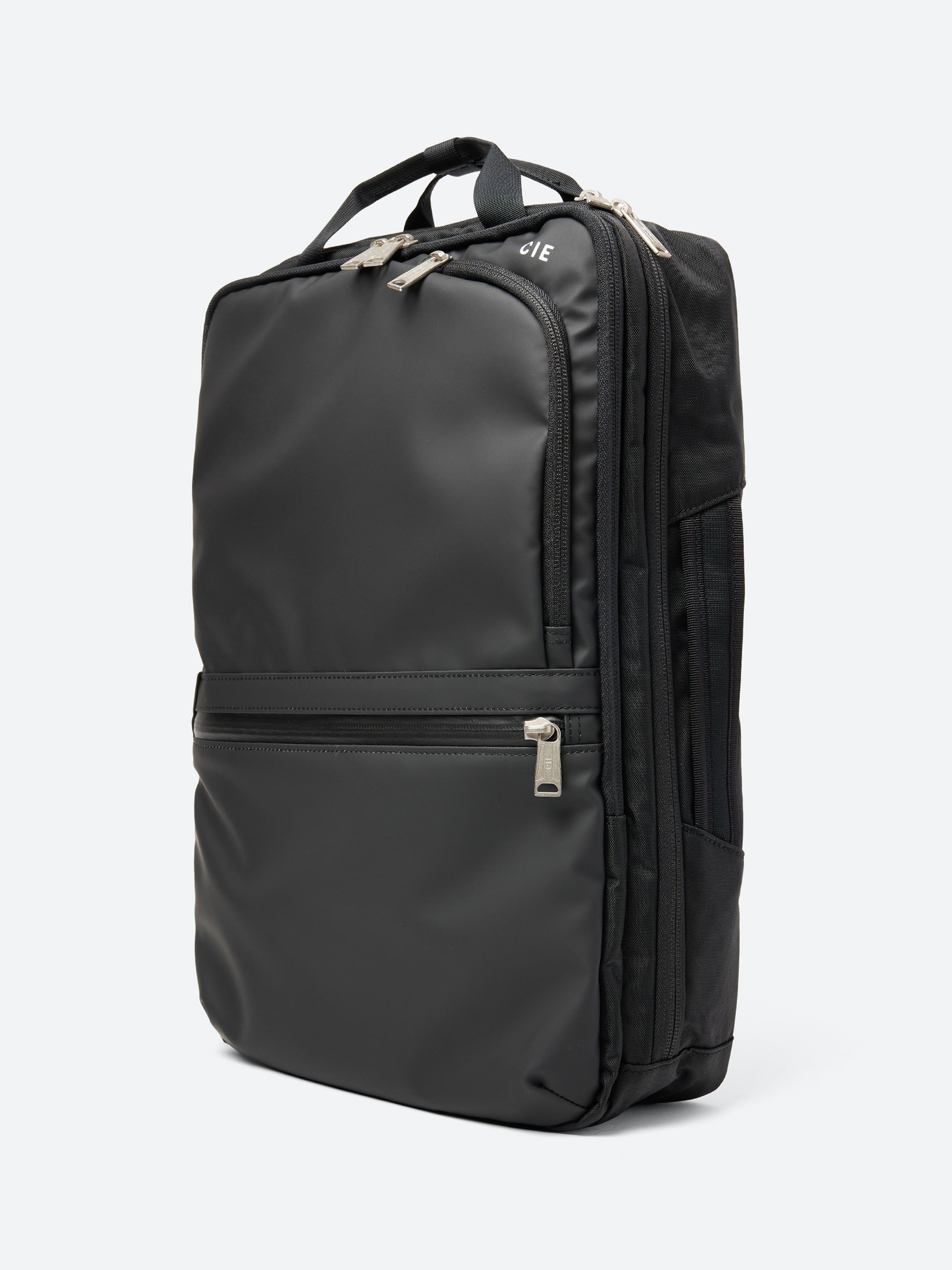 CIE - Various 2Way Backpack (M) in Black – gravitypope