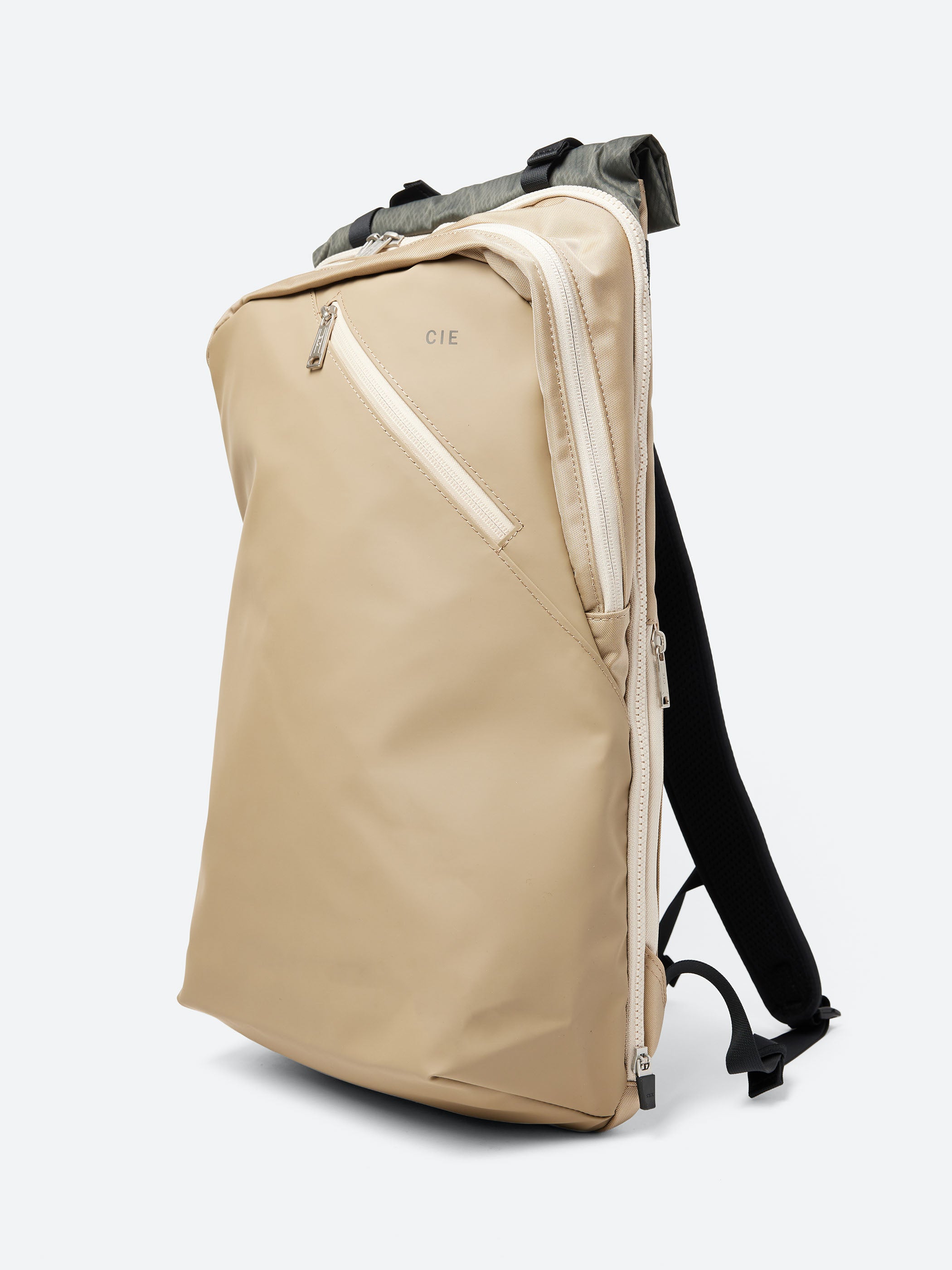 CIE - Various Backpack 02 - L in Sand – gravitypope