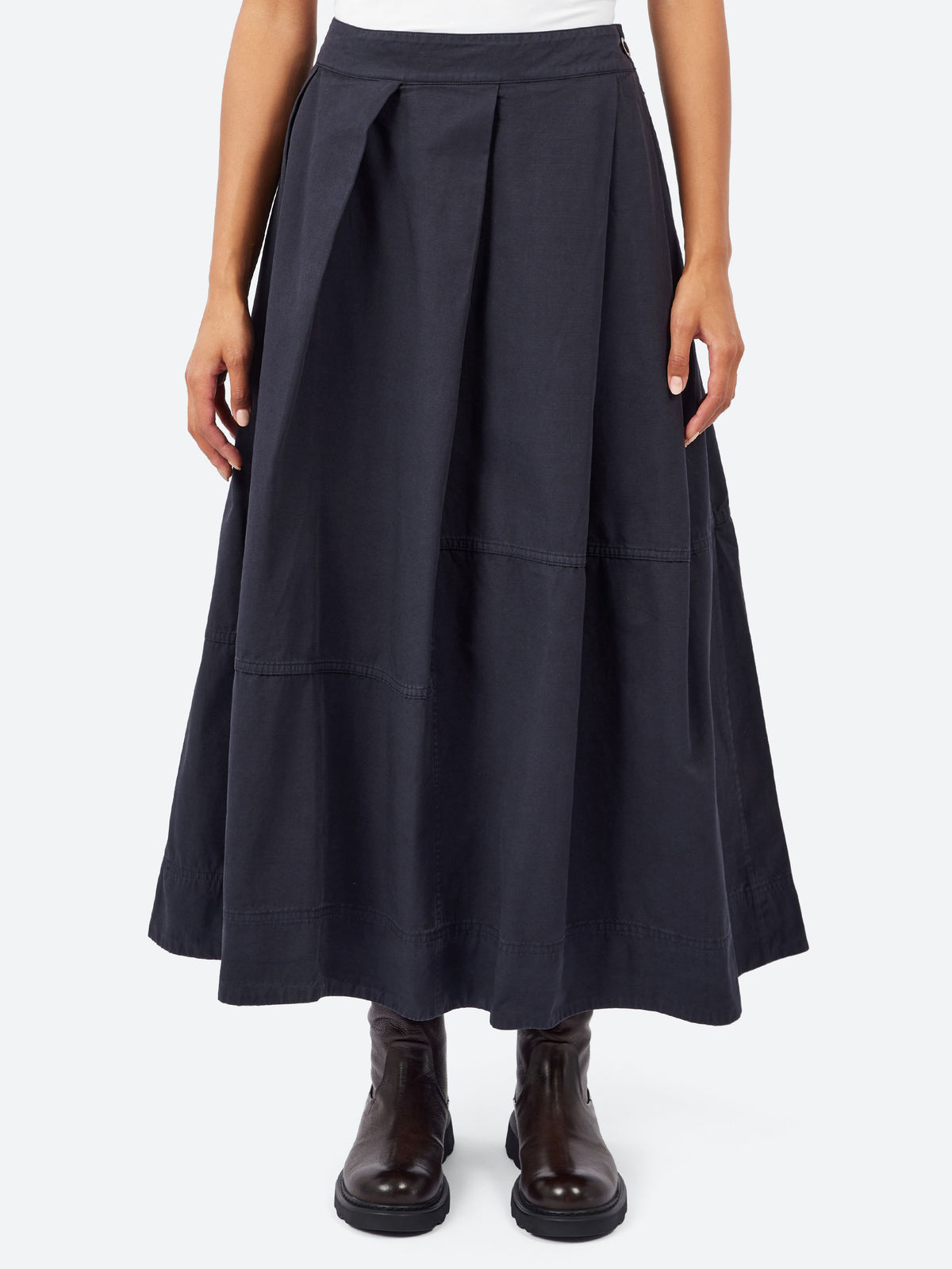 Slanted Pleat Cotton Skirt