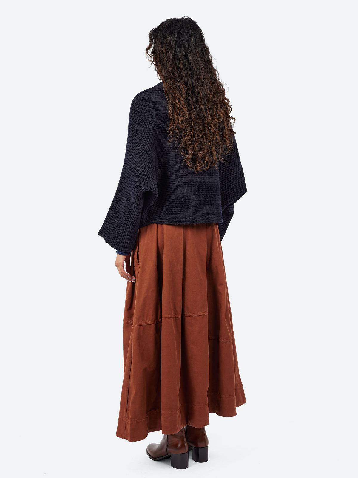 Ribbed Wool Rounded Cardigan