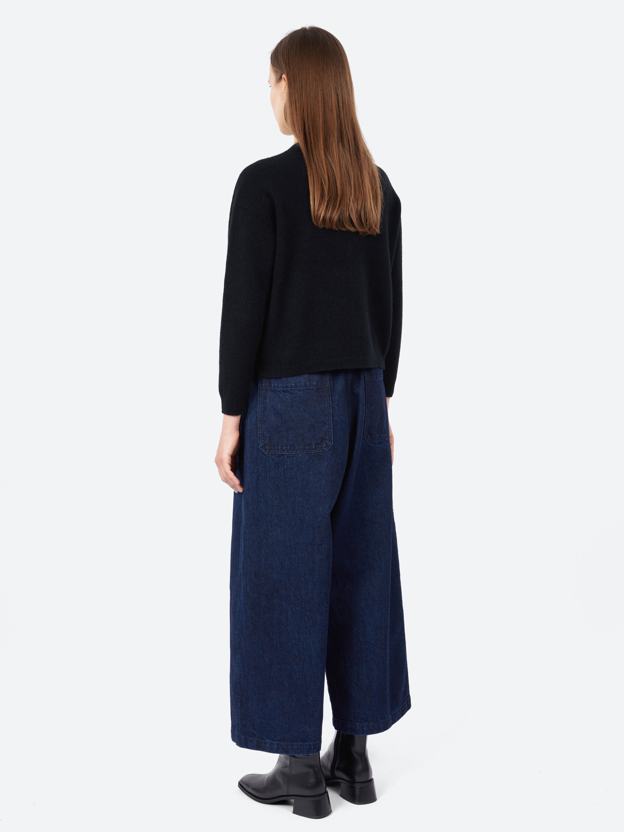 Fine Wool Crewneck Cardigan